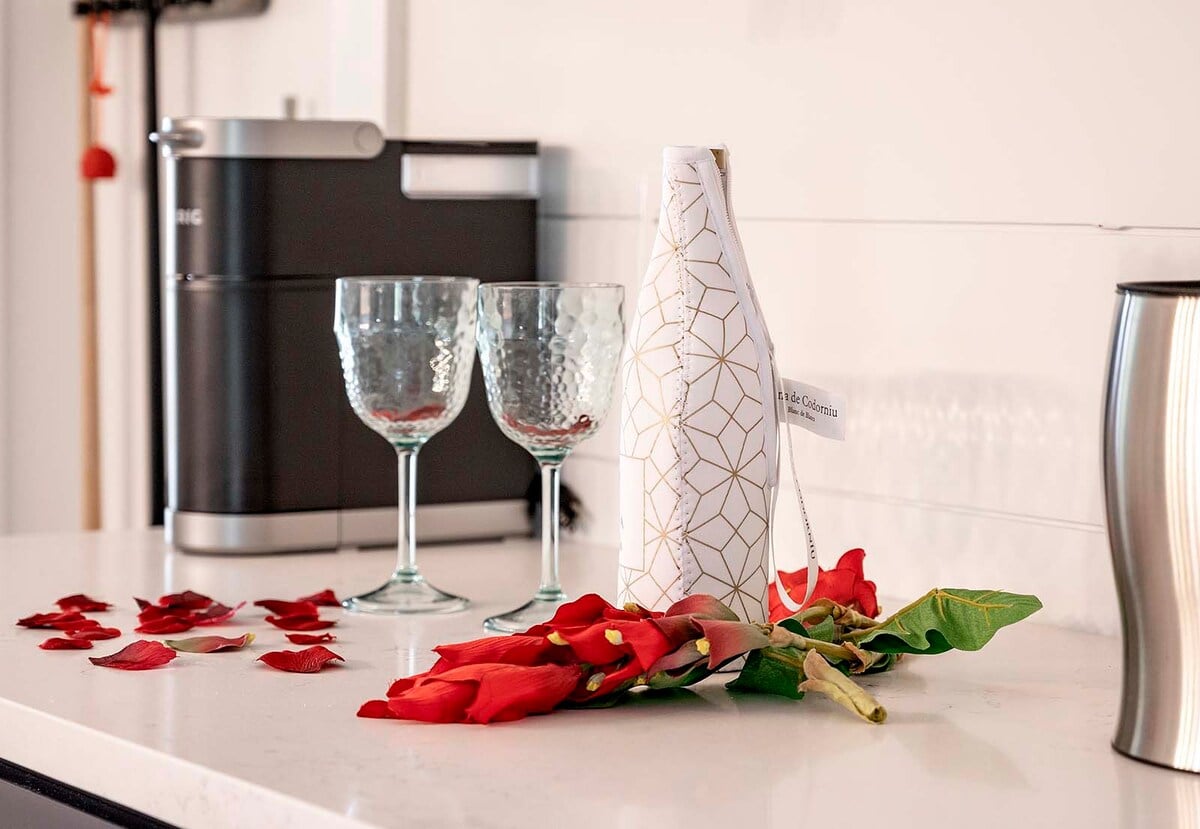 Lanai mit Blick auf den Kanal und privatem Bootssteg.