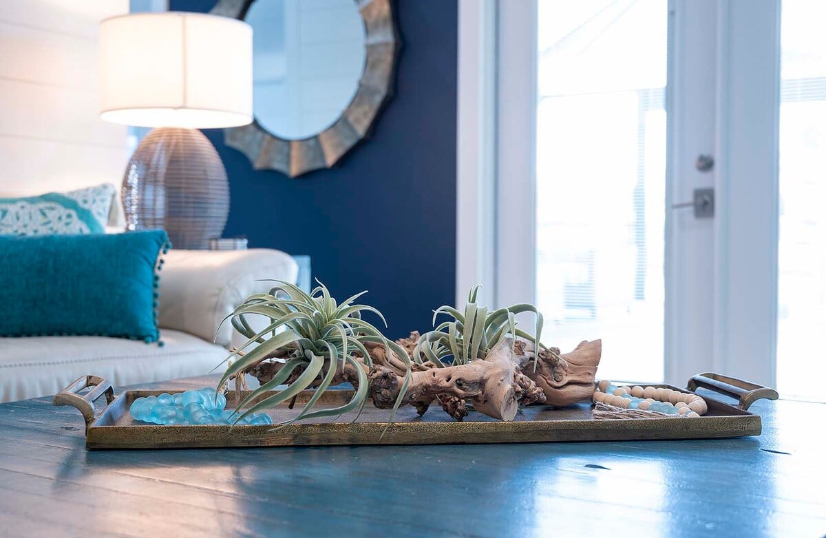 Lanai mit Salzwasser-Pool und Whirlpool am Kanal.