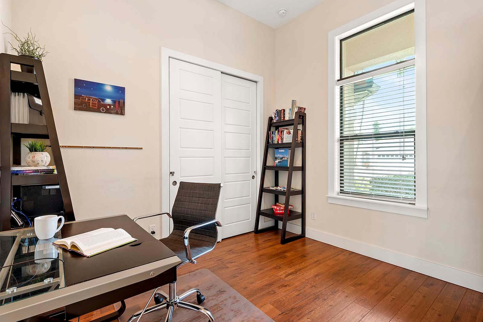 Veranda mit Grill und Sitzbereich am Kanal mit Bootssteg (Gulf Access)