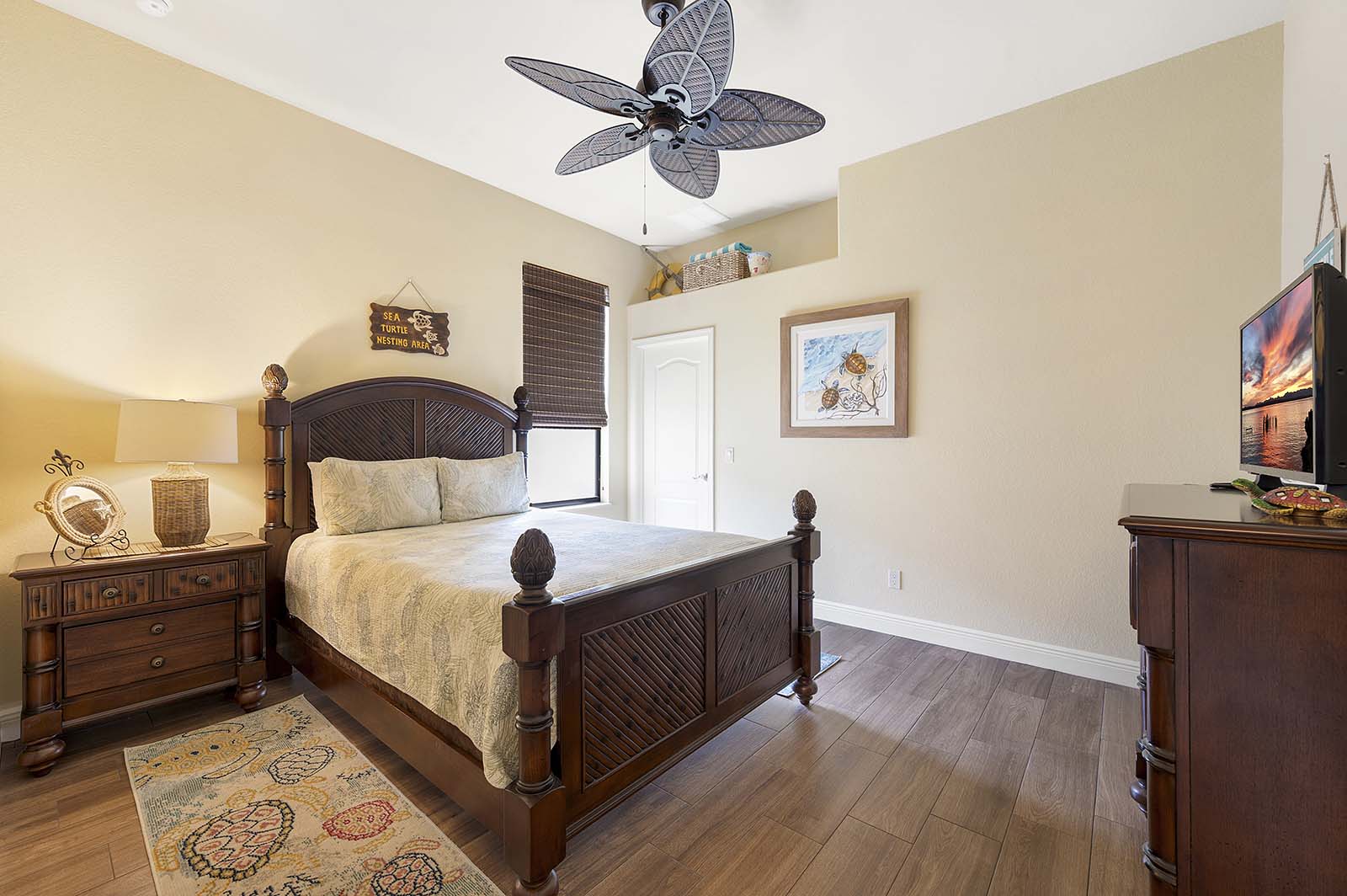 Terrasse am Kanal mit Wasserblick und privatem Bootsanleger.