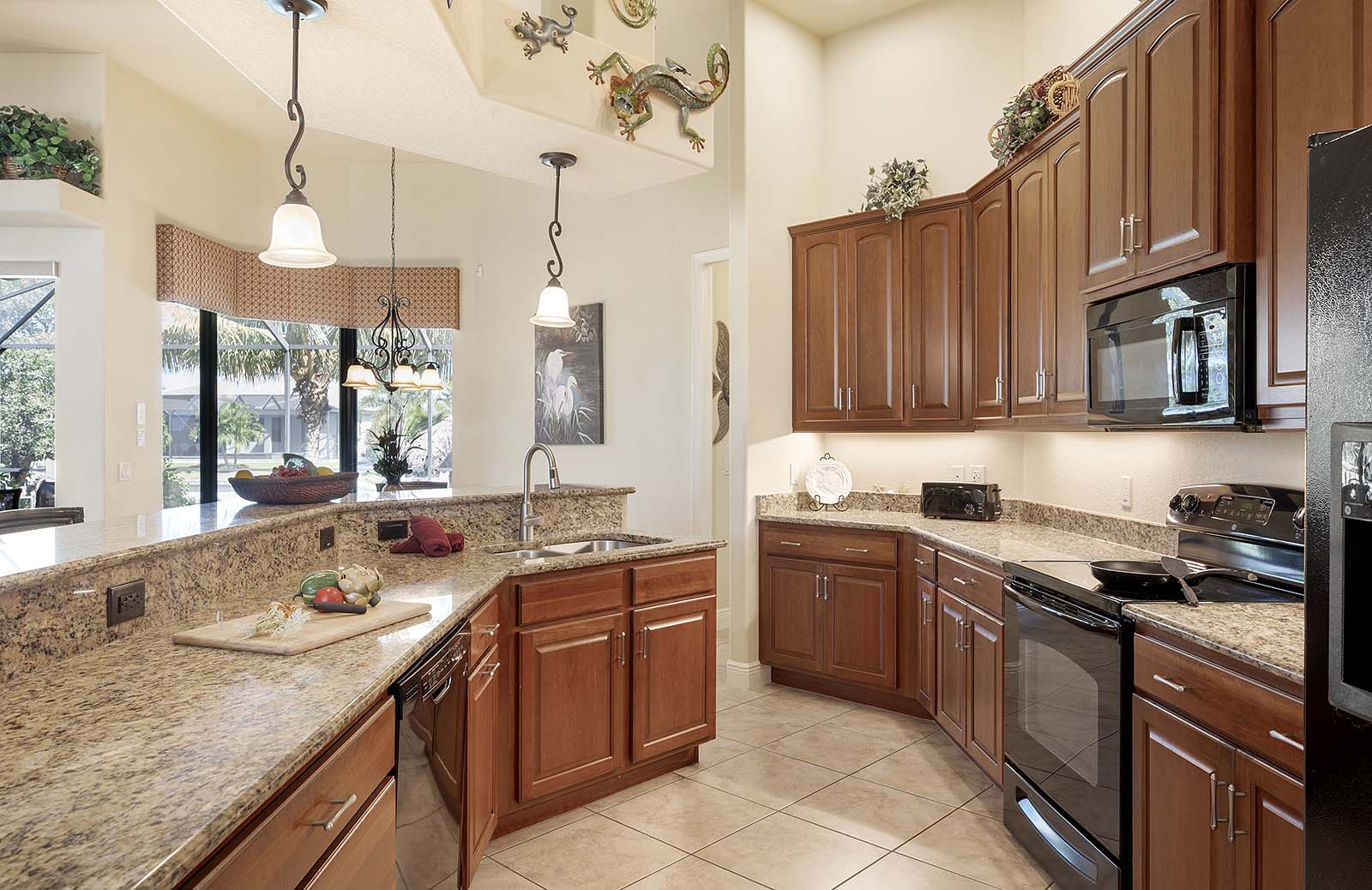 Terrasse am Kanal mit Wasserblick und privatem Bootsanleger.
