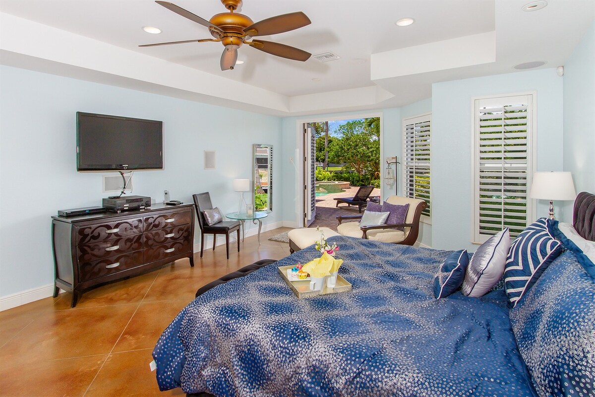 Beheizter Pool und Whirlpool auf der Lanai mit Blick auf den Kanal.