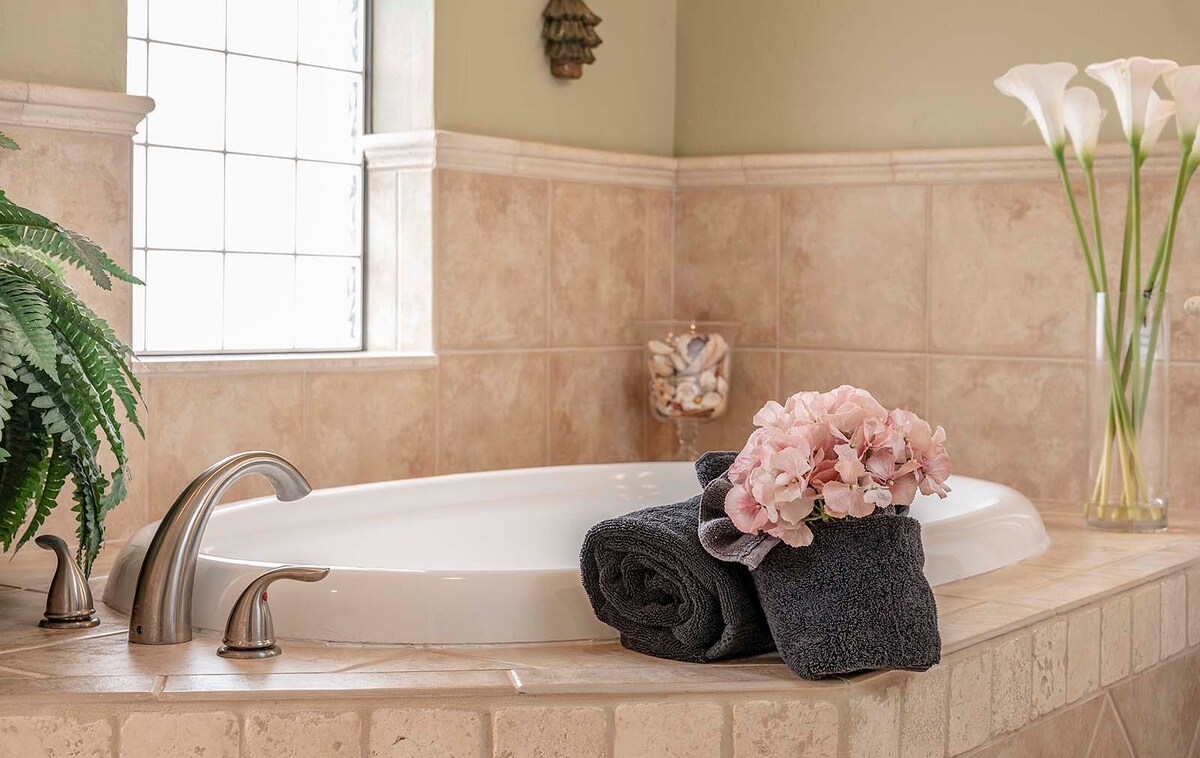 Bootsdock mit Lift am Kanal (Gulf Access) hinter dem Ferienhaus.