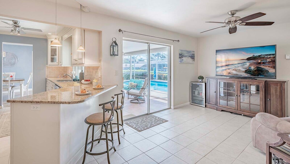 Zweites Wohnzimmer mit TV