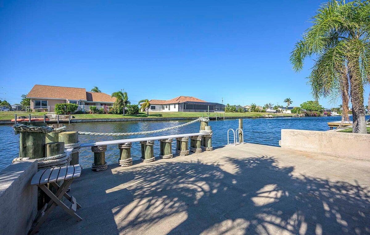 Bootsanlegestelle, ideal zum Angeln und Kanu-/Kajakfahren