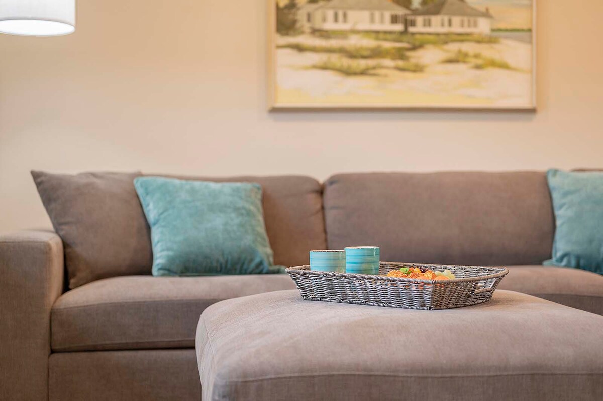 Ferienvilla am Wasser mit Golfzugang und Bootslift in SW Cape Coral.