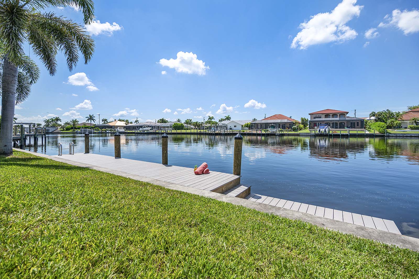 Anlegeplatz für Ihr Mietboot oder einfach zum Sonnenbaden