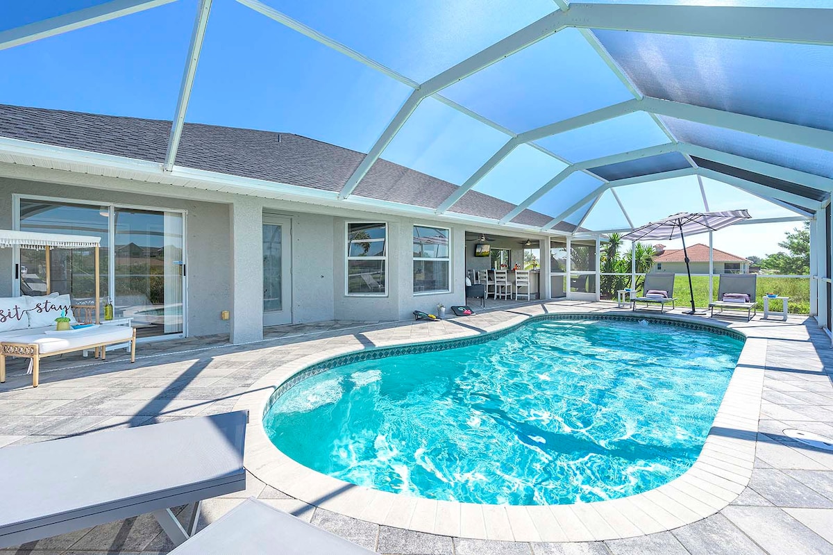 Nach Süden ausgerichteter Pool mit viel Sonneneinstrahlung