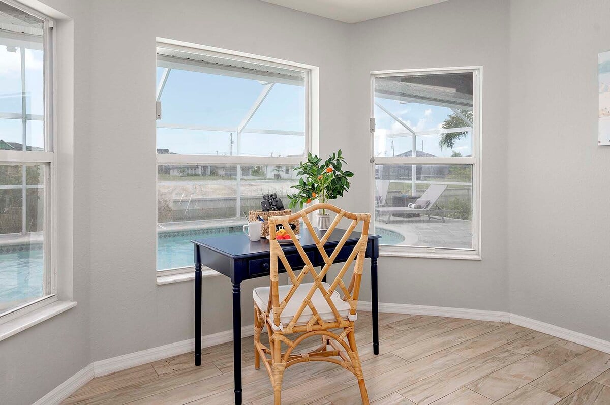 Südlich ausgerichteter Kanalblick am Wasser in SW Cape Coral