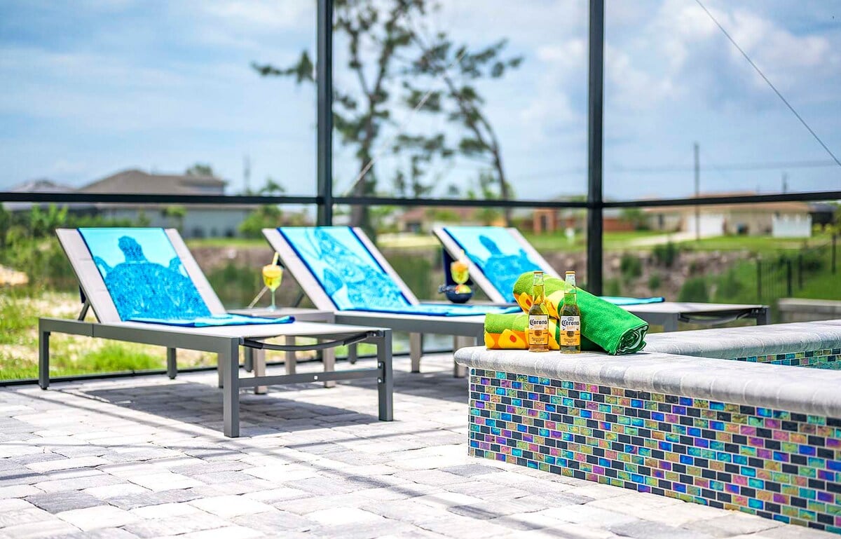 Spa und Lounges laden zum Sonnenbaden ein