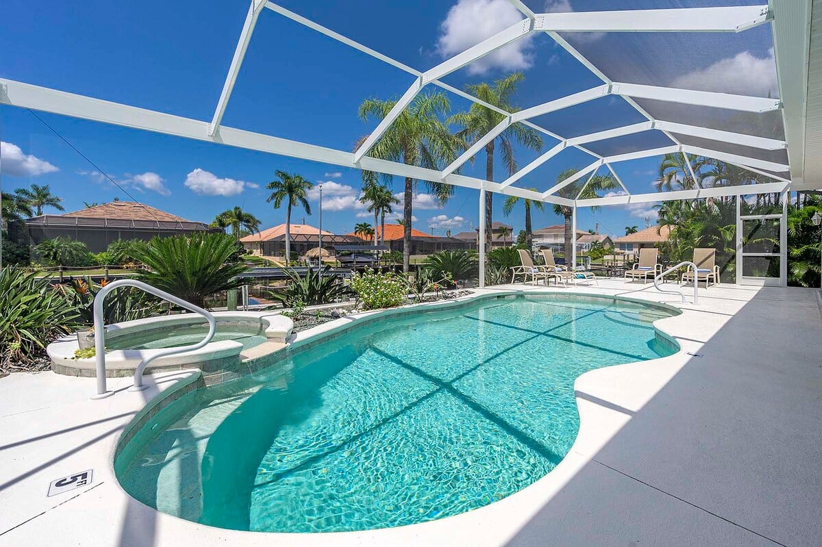 Elektrisch beheizter Pool und Spa