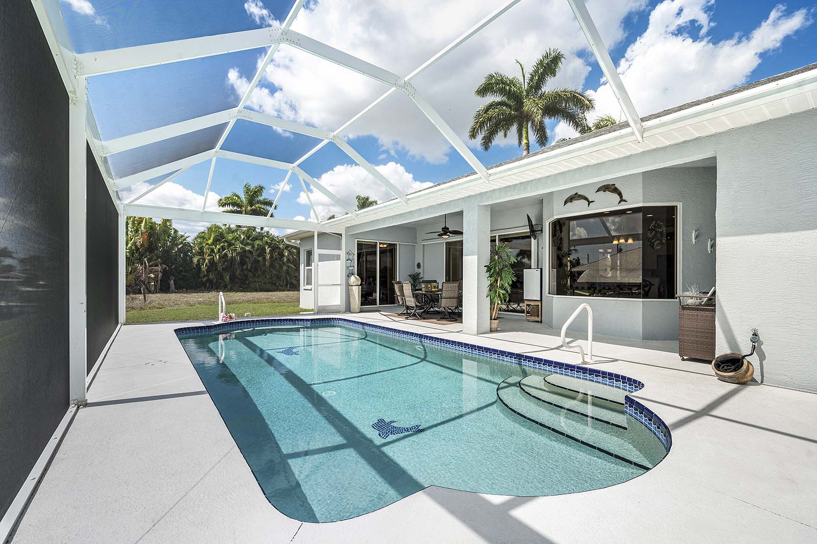 Beheizter Süd-Pool am Kanal mit privatem Bootsanleger (Gulf Access) in SE Cape Coral.