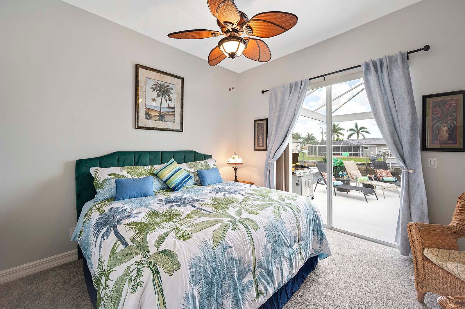 Beheizter Süd-Pool mit Terrasse am Kanal (Gulf Access)