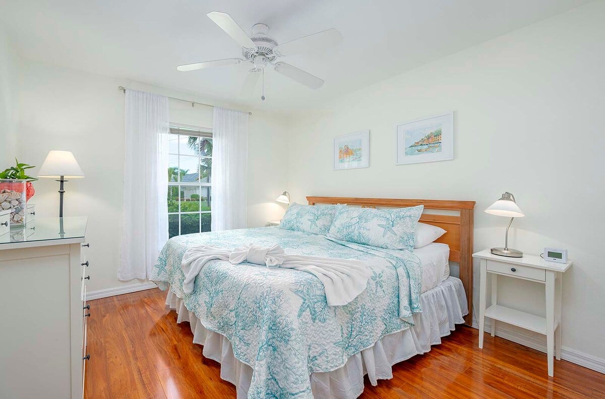 Beheizter Pool am Kanal mit Lanai und Bootsdock.