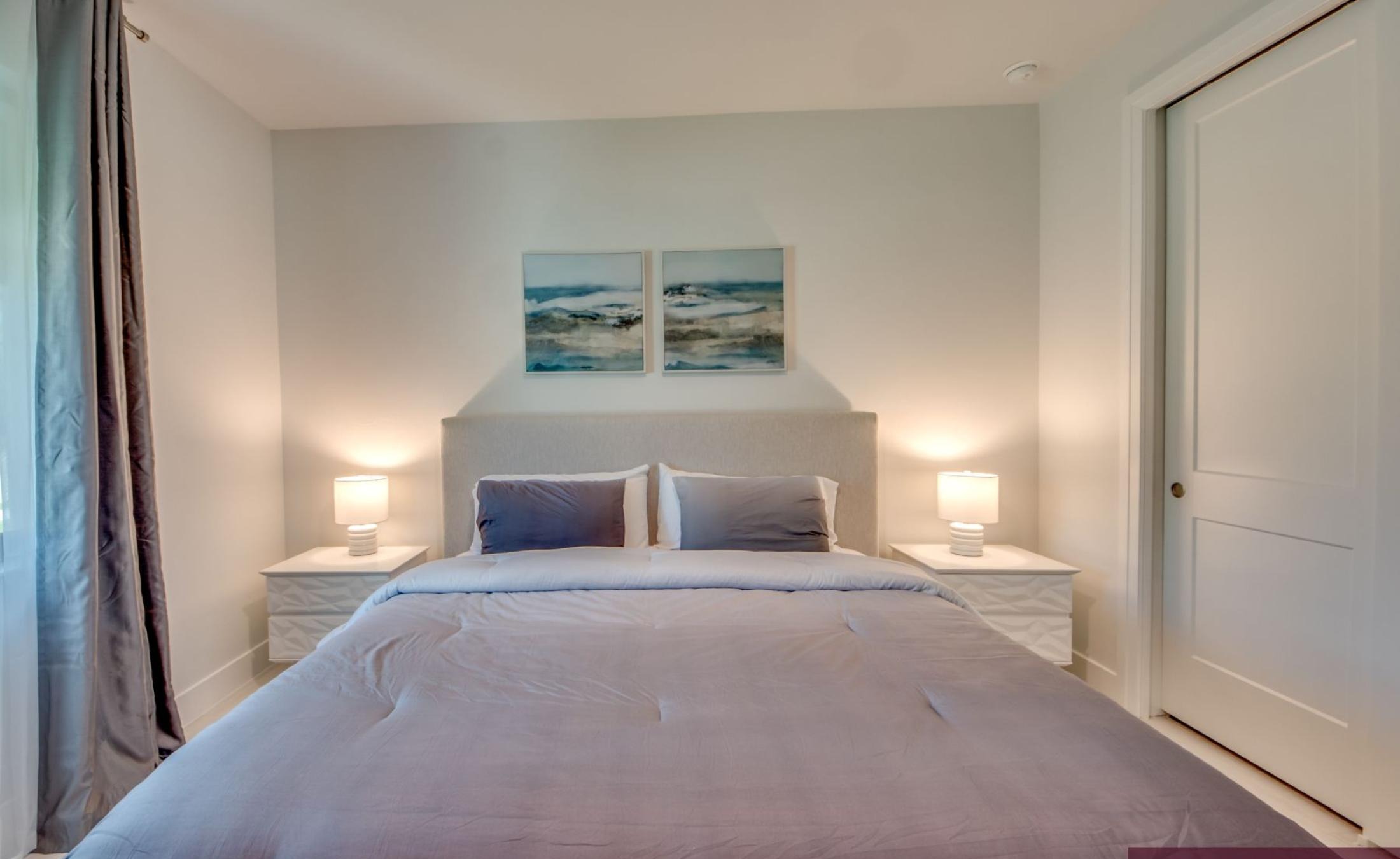 Beheizbarer Pool und Spa am Kanal mit Bootsdock und Bootslift.