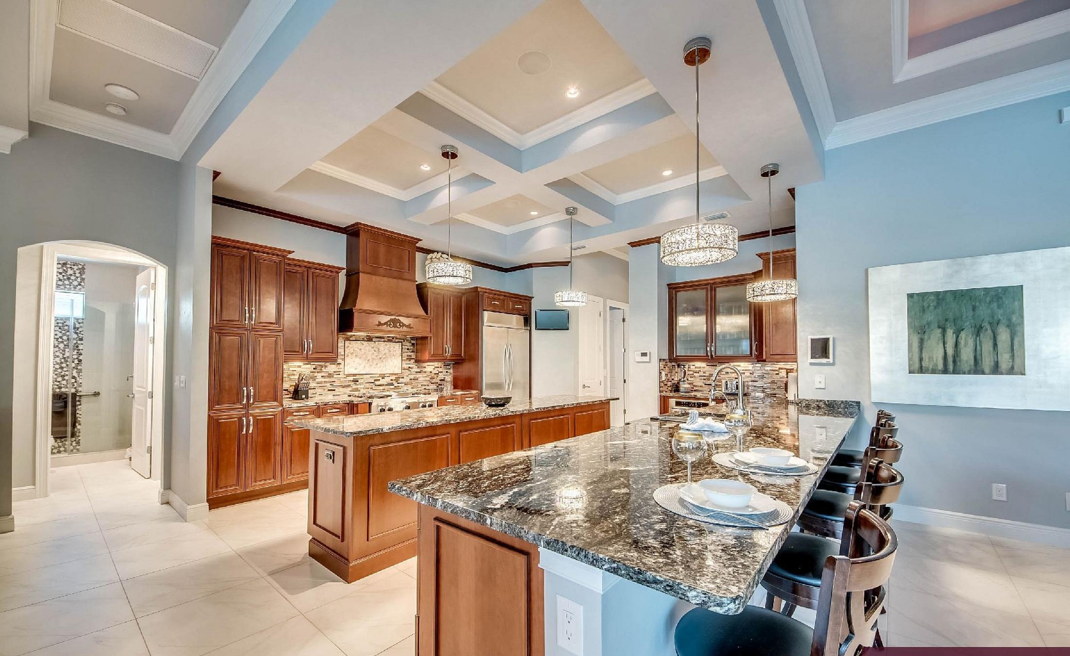 Villa am Wasser mit privatem Bootsdock, Pool und Spa in Cape Coral.