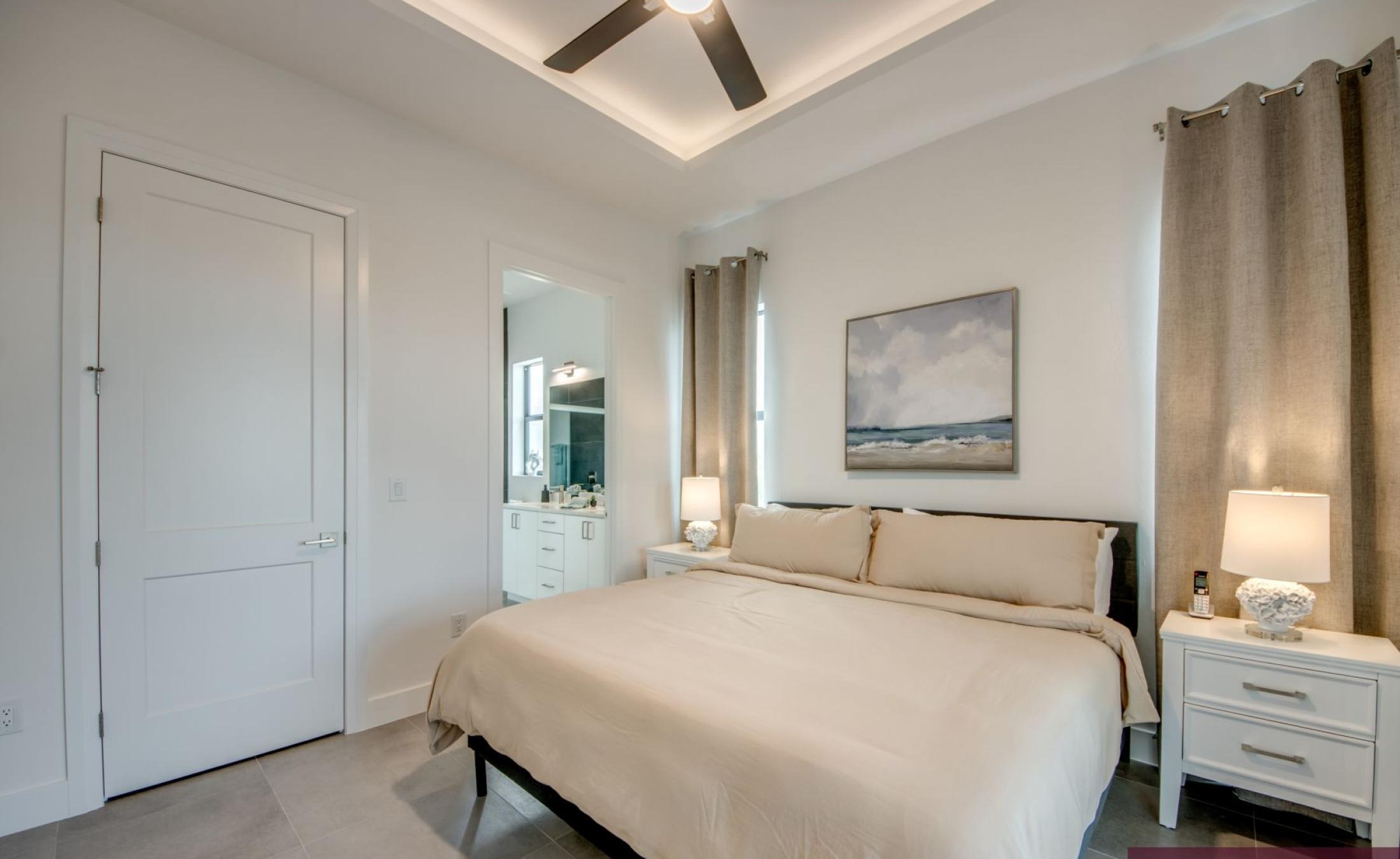 Beheizter Pool und Spa am Kanal mit privatem Bootsdock (Westlage).