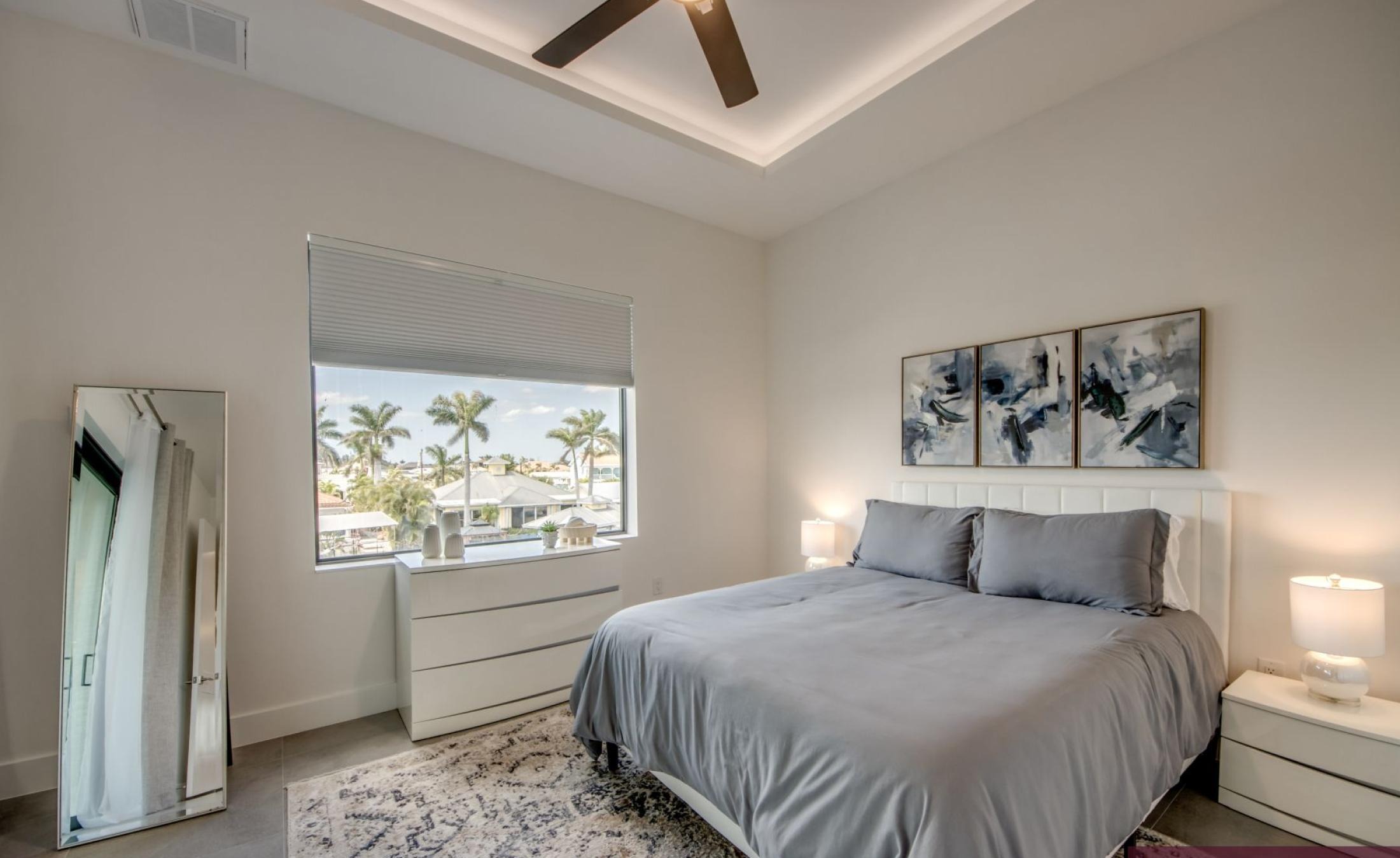 Beheizter Pool und Spa am Kanal mit Bootsdock (Westlage).