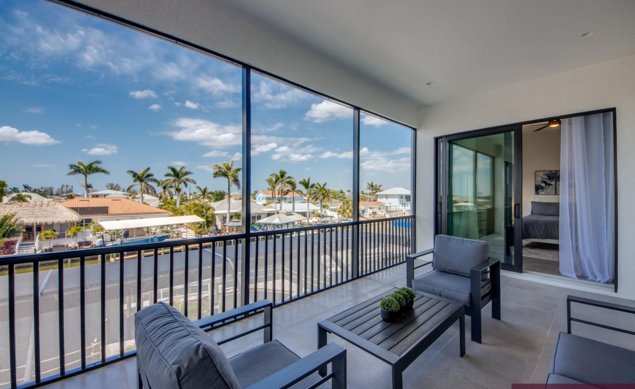 Beheizter Pool und Spa am Wasser mit Bootsdock (Gulf Access).