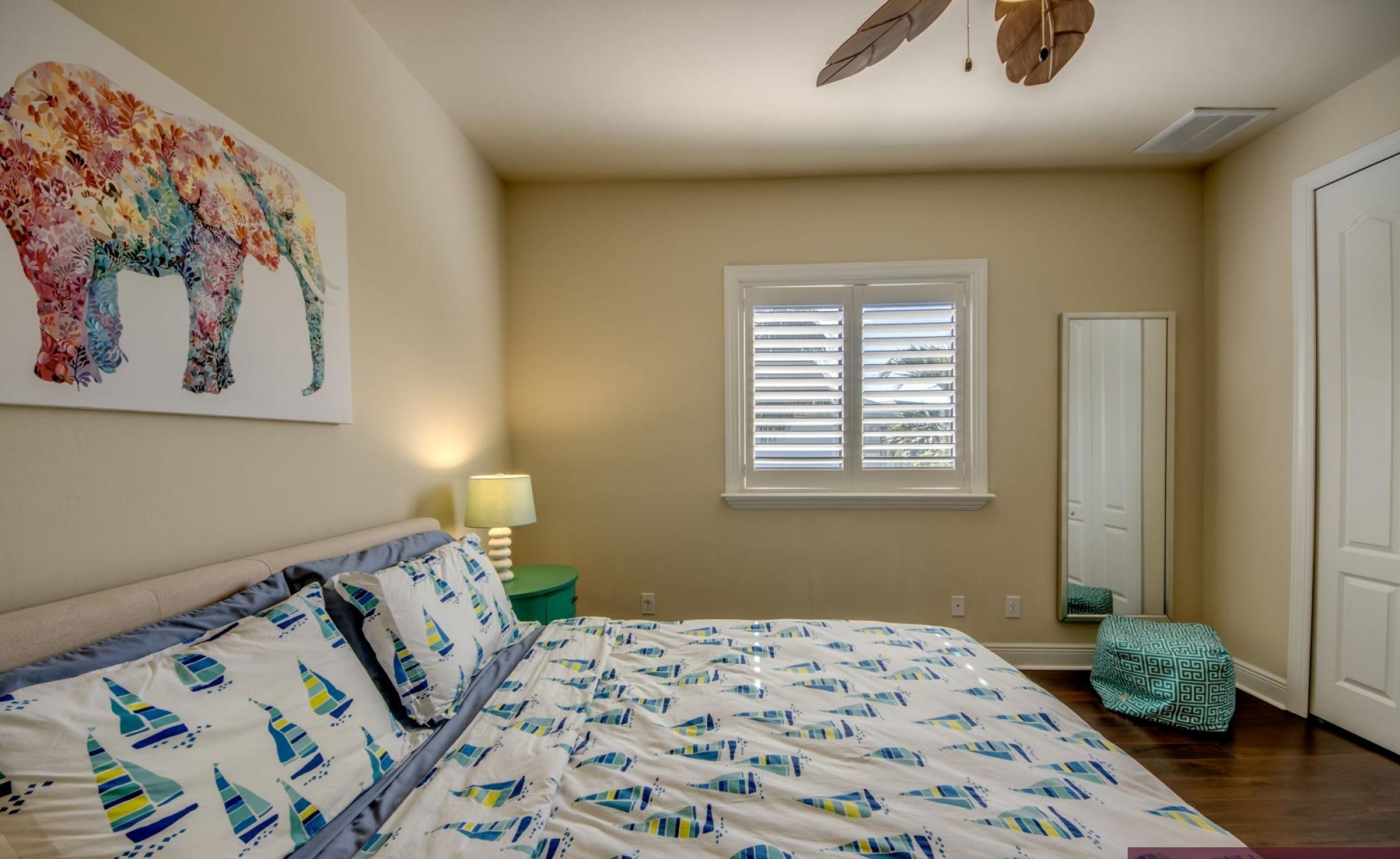 Bootsdock mit Bootslift am Kanal (Gulf Access)