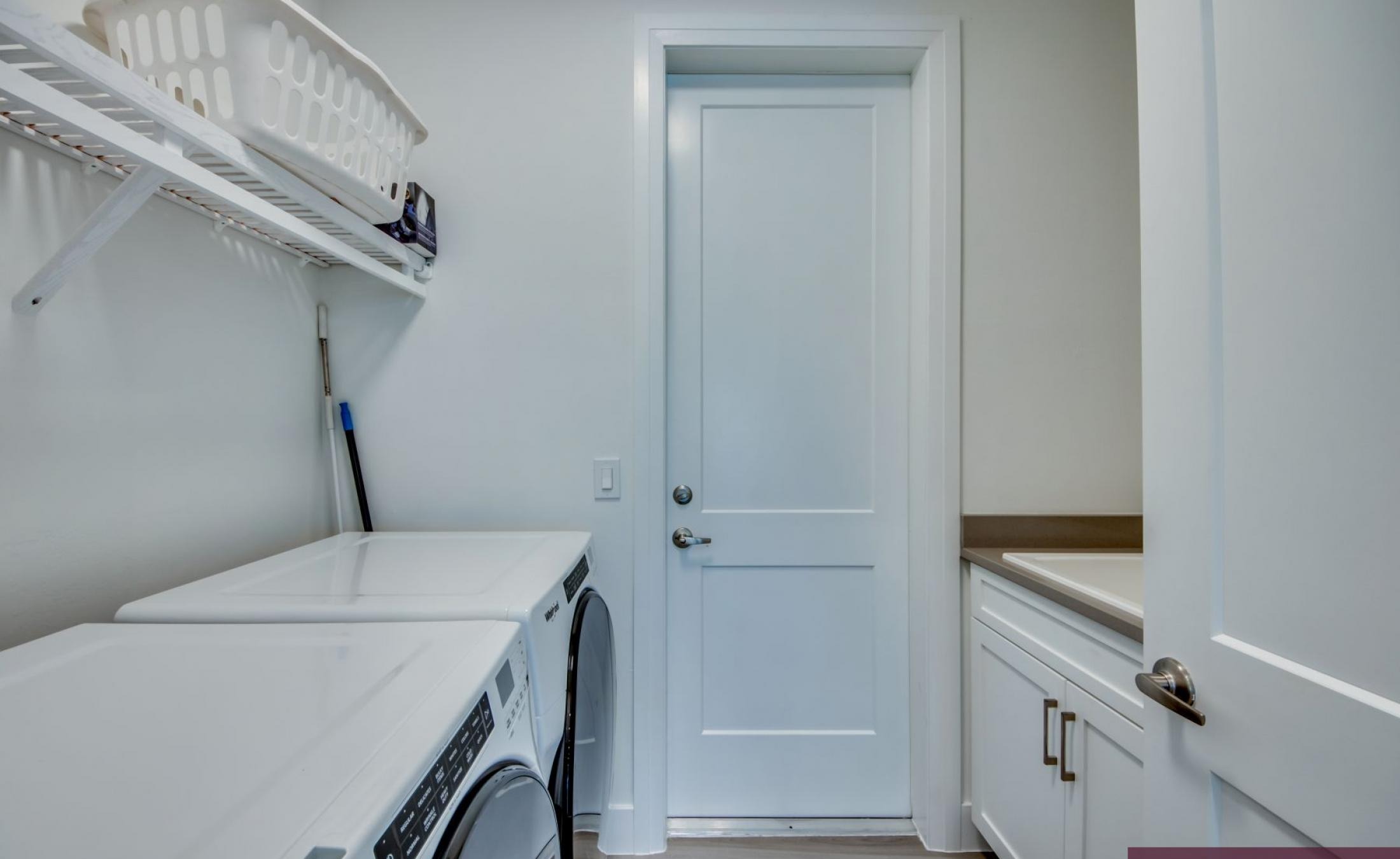 Beheizter Pool und Spa am Kanal mit Bootsdock und Bootslift.