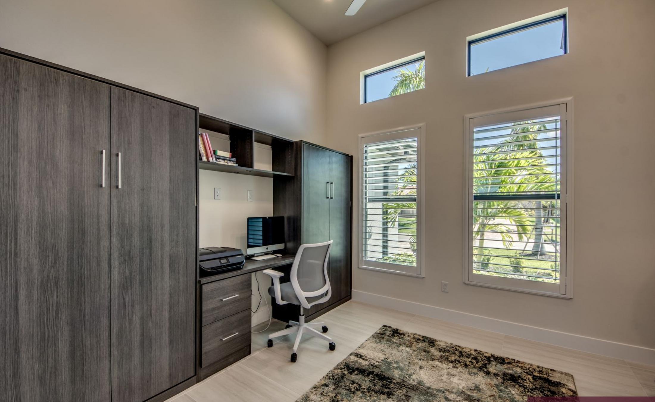 Elektrisch beheizter Pool mit Spa am Kanalblick.