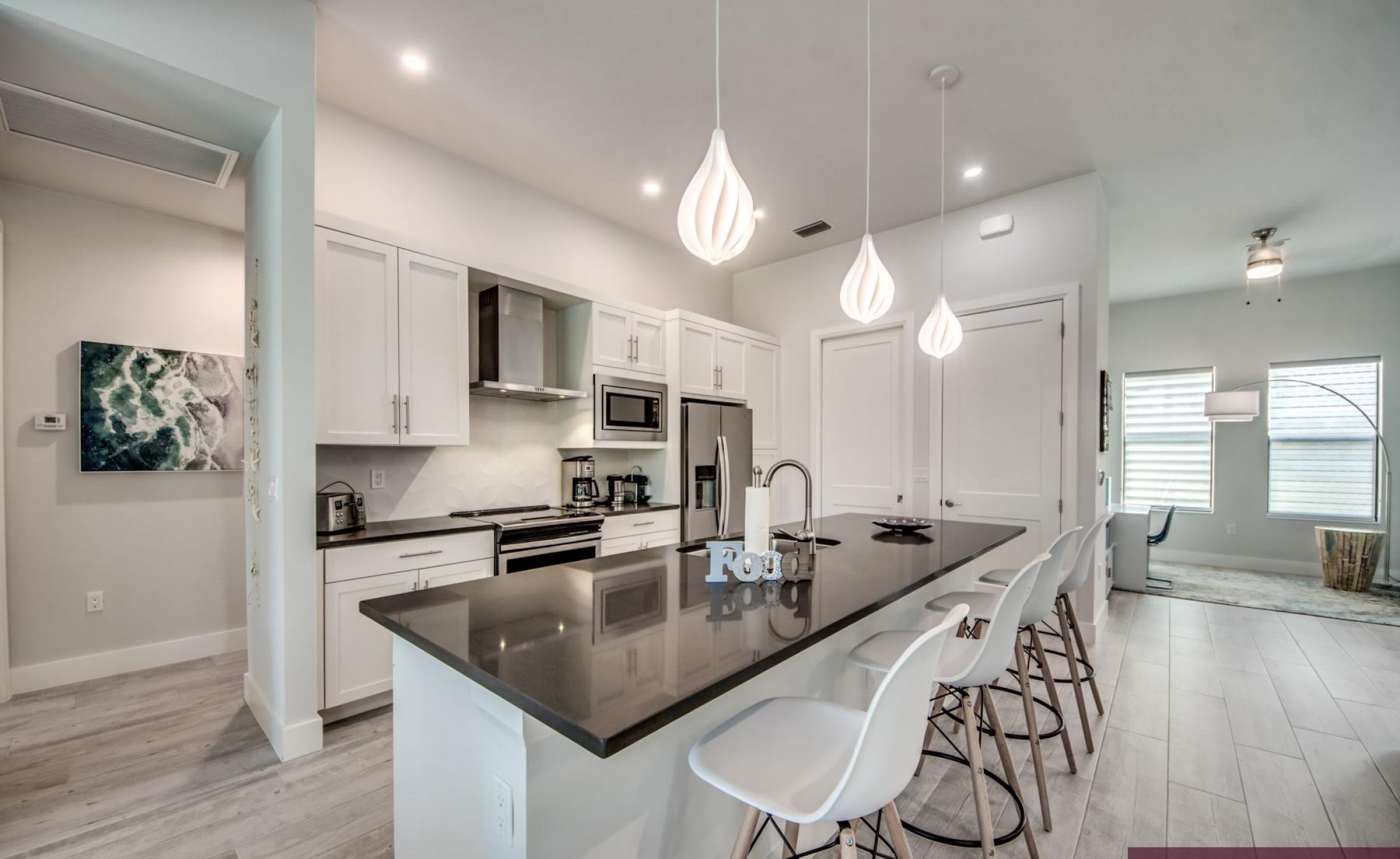 Privates Bootsdock mit Bootslift am Kanal (Gulf Access).