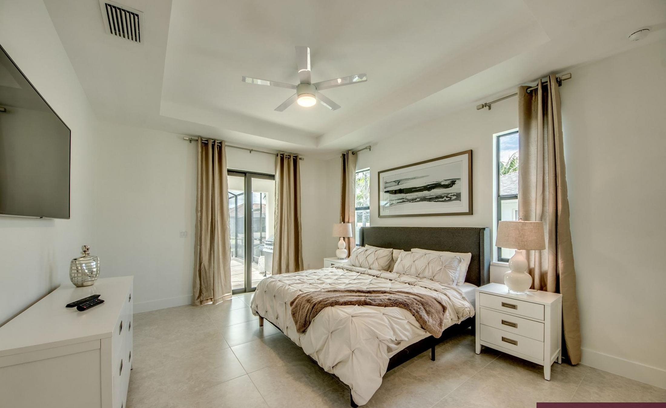 Beheizter Pool mit integriertem Spa am Wasserkanal