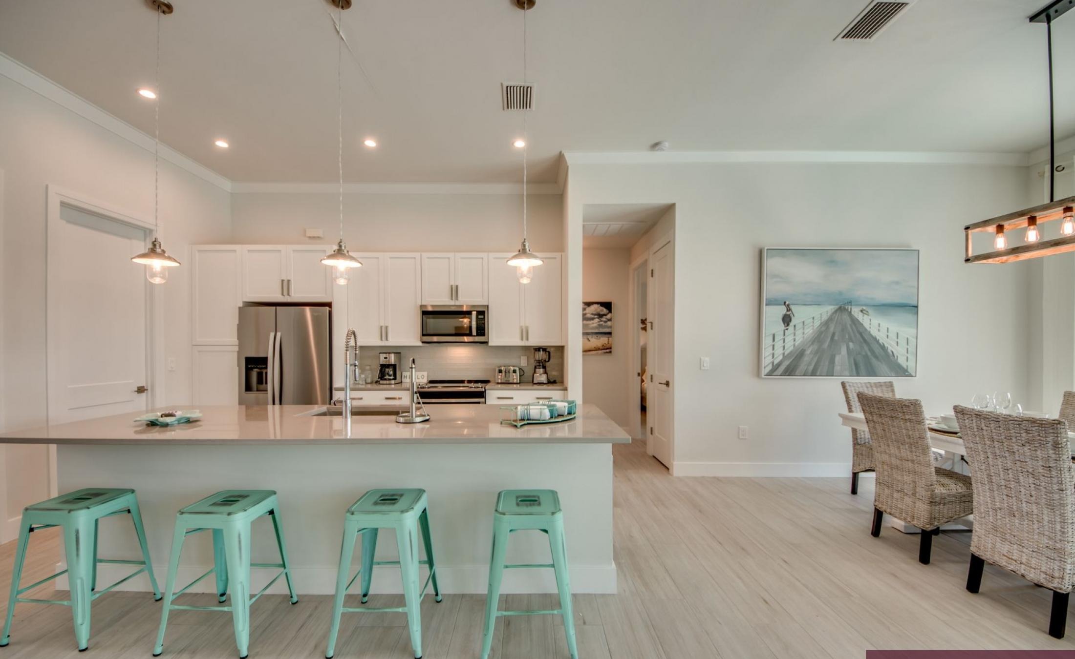 Moderne Villa am Kanal mit privatem Bootsdock und Bootslift sowie Pool mit Spa