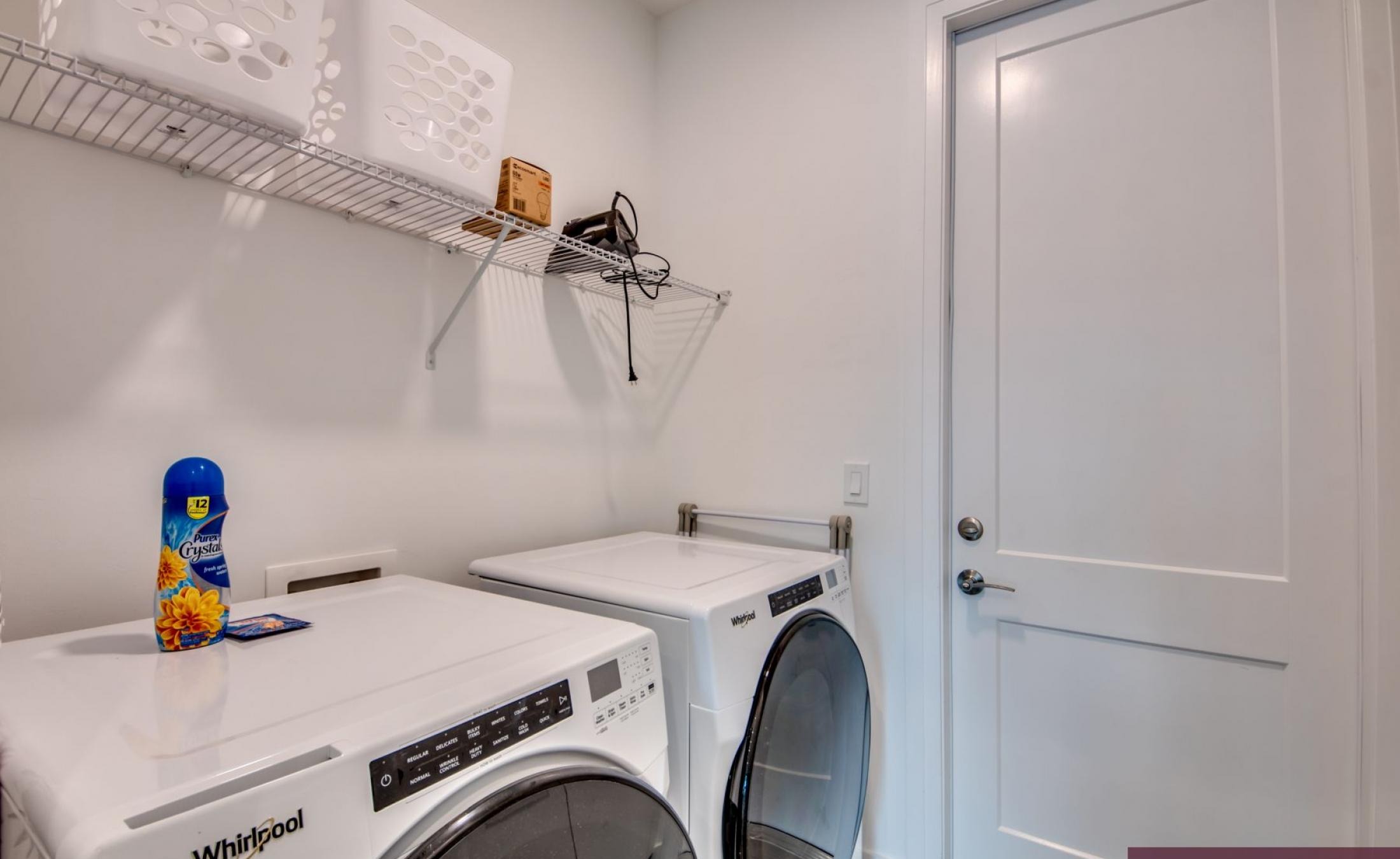 Stilvolle Waterfront-Villa mit privatem Pool, Spa sowie Bootsdock und Bootslift.