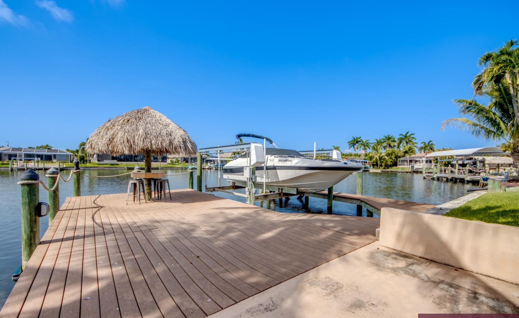 Ferienhaus-Cape-Coral-Whispering-Palms_89-Dock-Boat-Lift