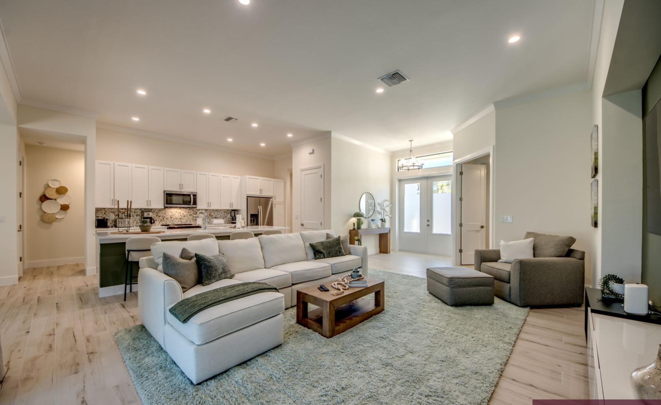 Beheizter Pool mit Spa/Jacuzzi auf der Terrasse (Westausrichtung)