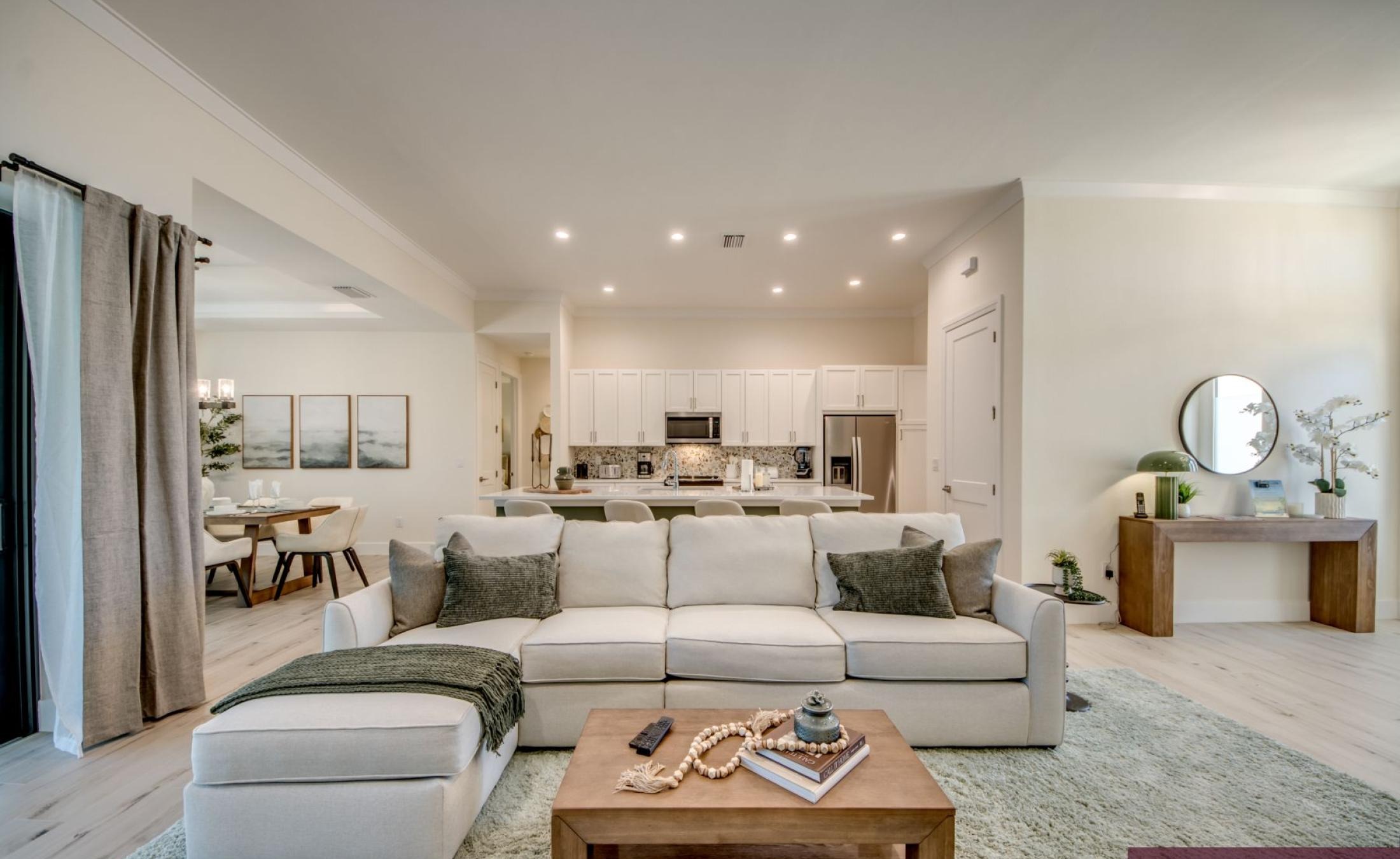 Moderne Villa in ruhiger Lage in Südwest-Cape Coral mit beheiztem Pool und Jacuzzi.