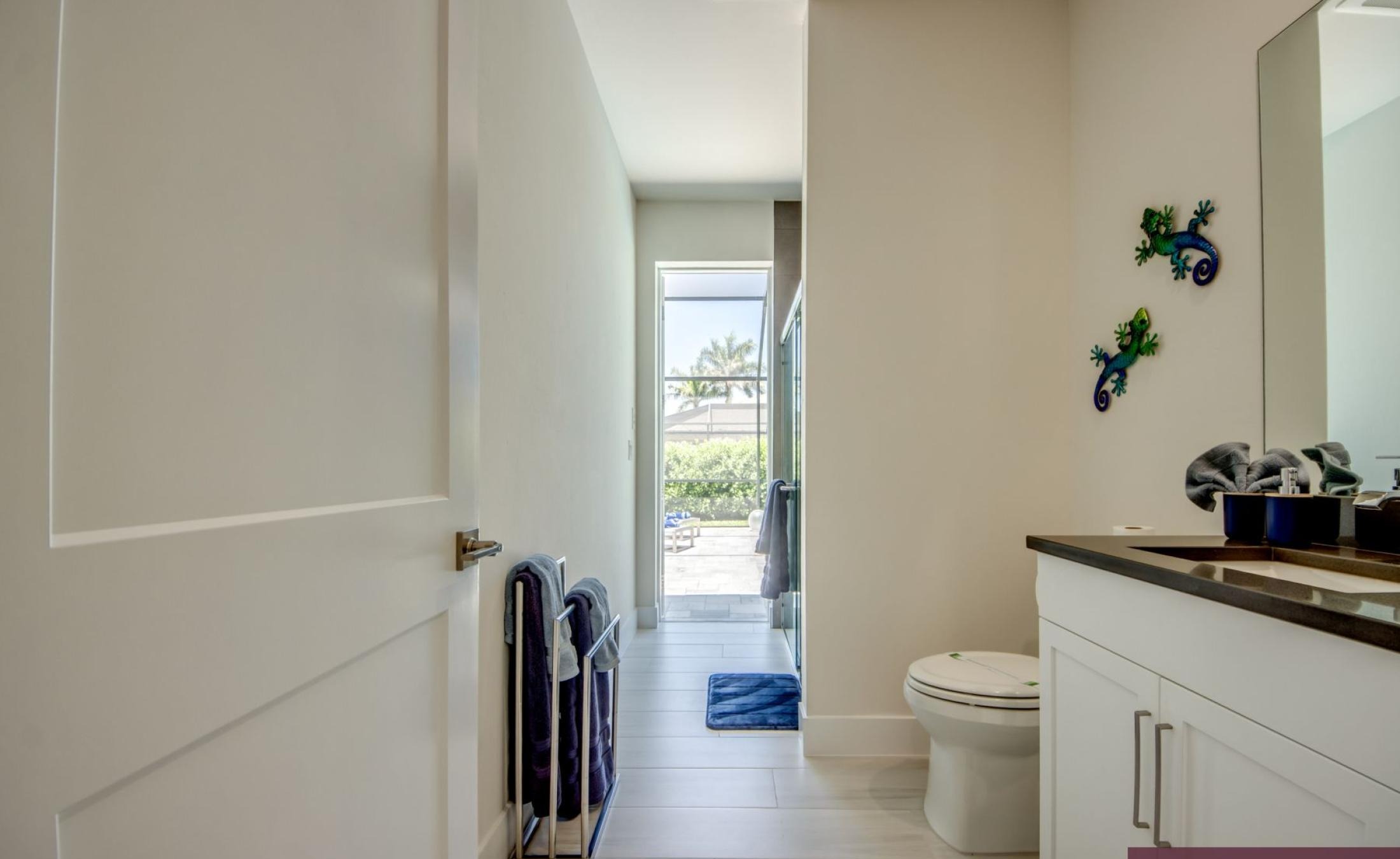 Moderne Neubau-Villa in Cape Coral mit elektrisch beheiztem Pool und großzügigem Pooldeck in Westlage.