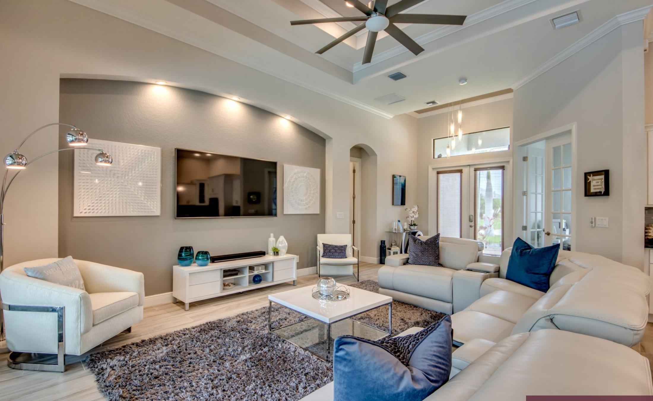 Moderne Villa in SW Cape Coral mit beheiztem Pool und Spa, Südausrichtung.