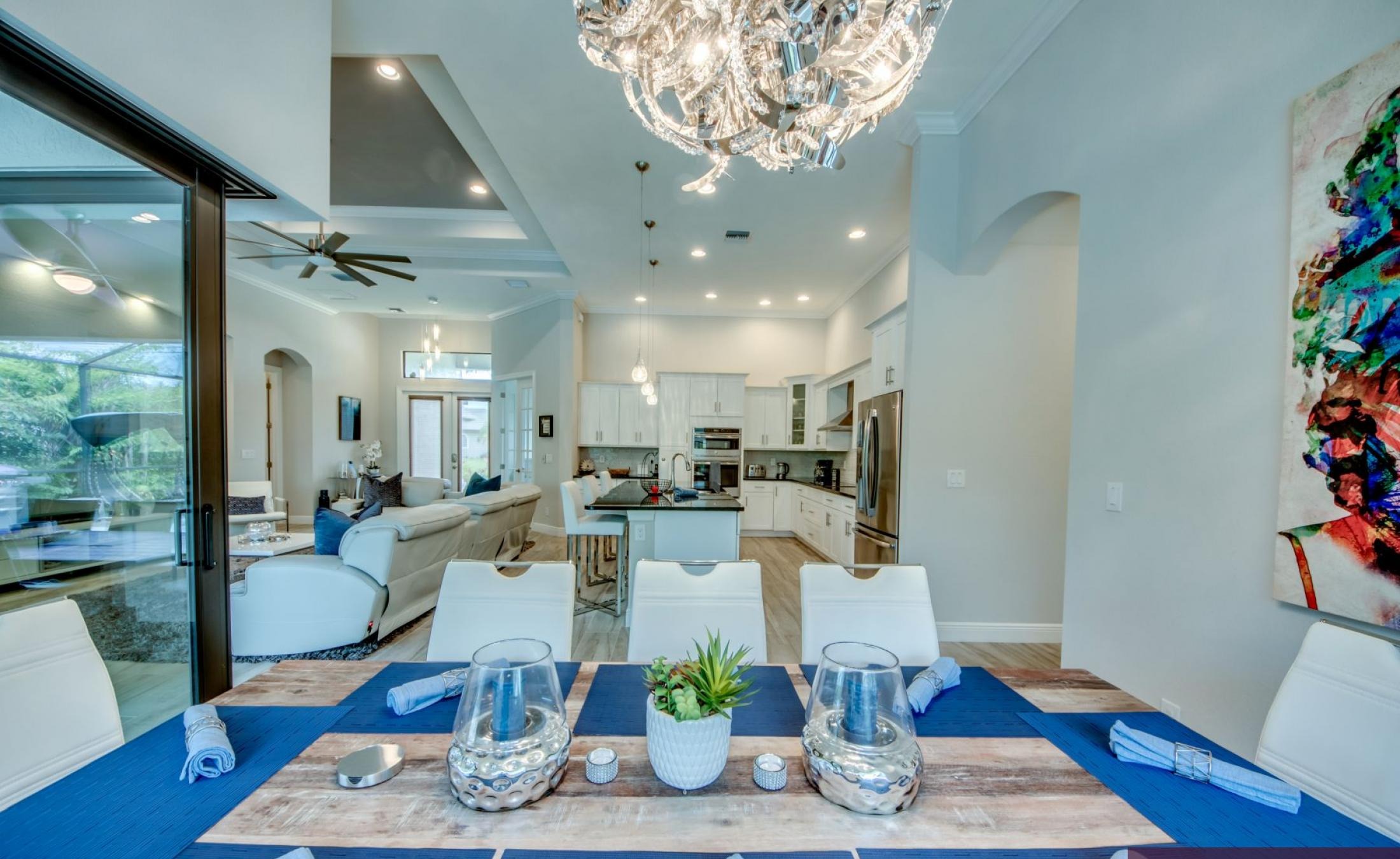 Moderne Villa in SW Cape Coral mit beheiztem Pool und Spa.