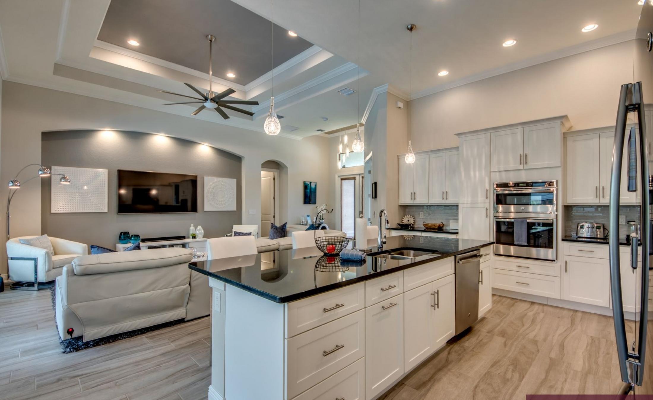 Moderne Villa in SW Cape Coral mit beheiztem Pool und Spa.