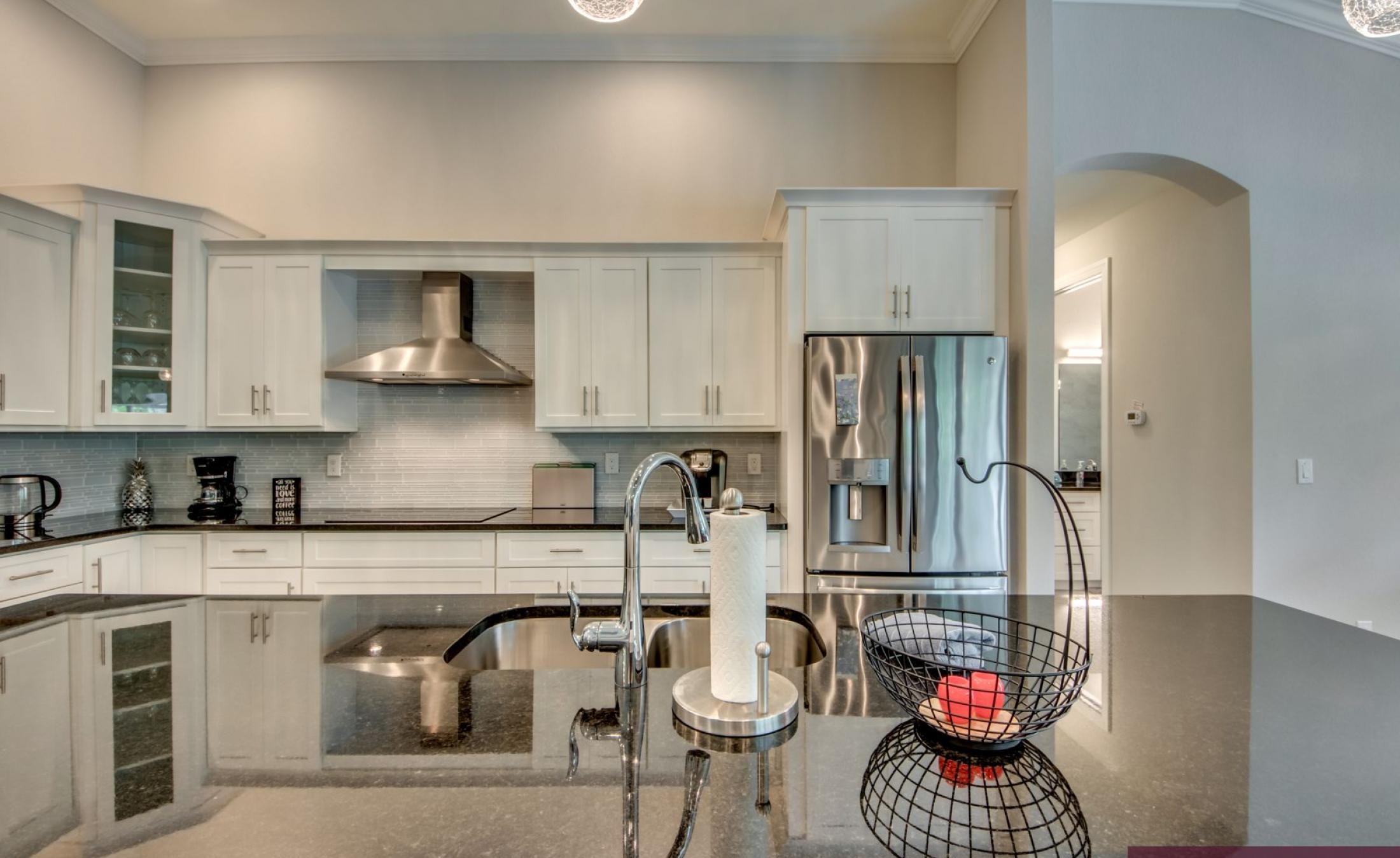 Moderne Villa in SW Cape Coral mit beheiztem Pool und Spa (Südausrichtung).