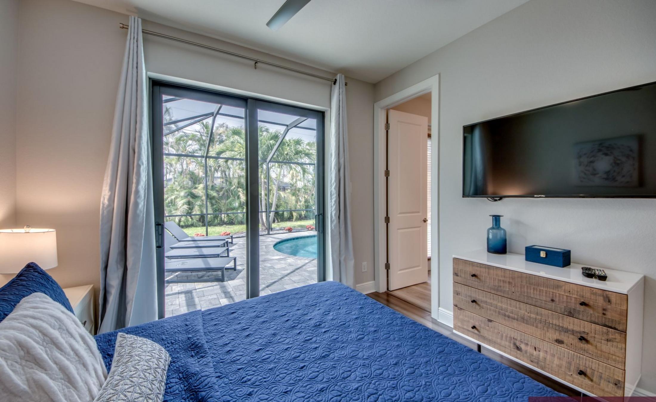 Moderne Villa in SW Cape Coral mit beheiztem Pool und Spa, Südausrichtung.