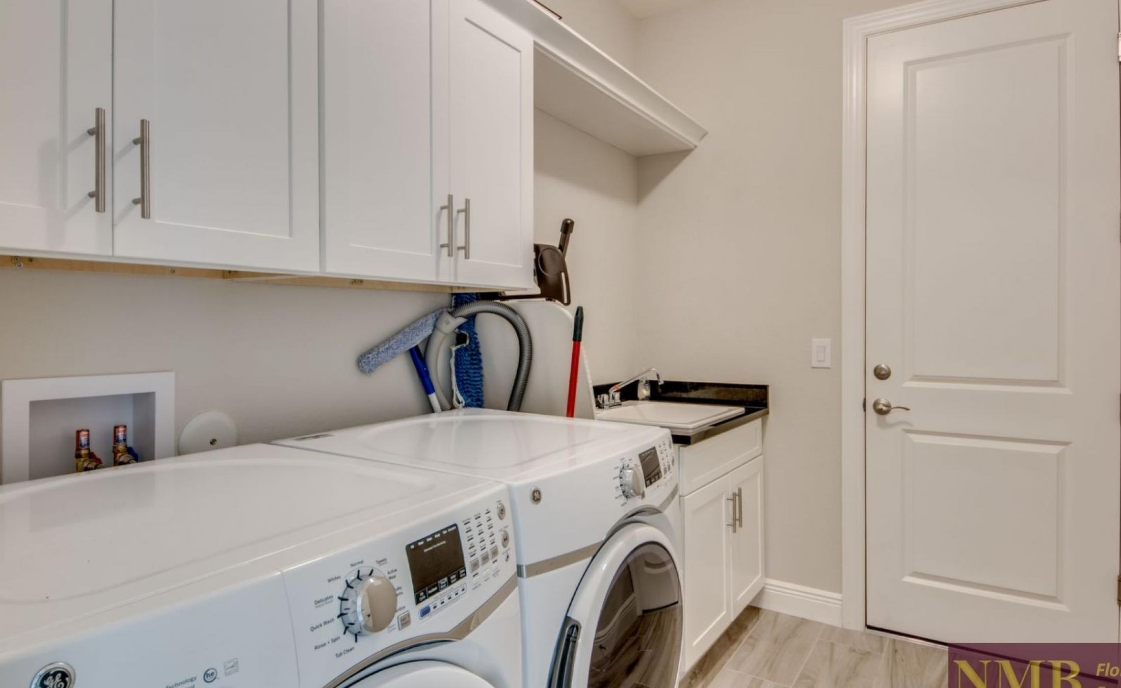 Moderne Villa in SW Cape Coral mit beheiztem Pool und Spa (Südausrichtung).