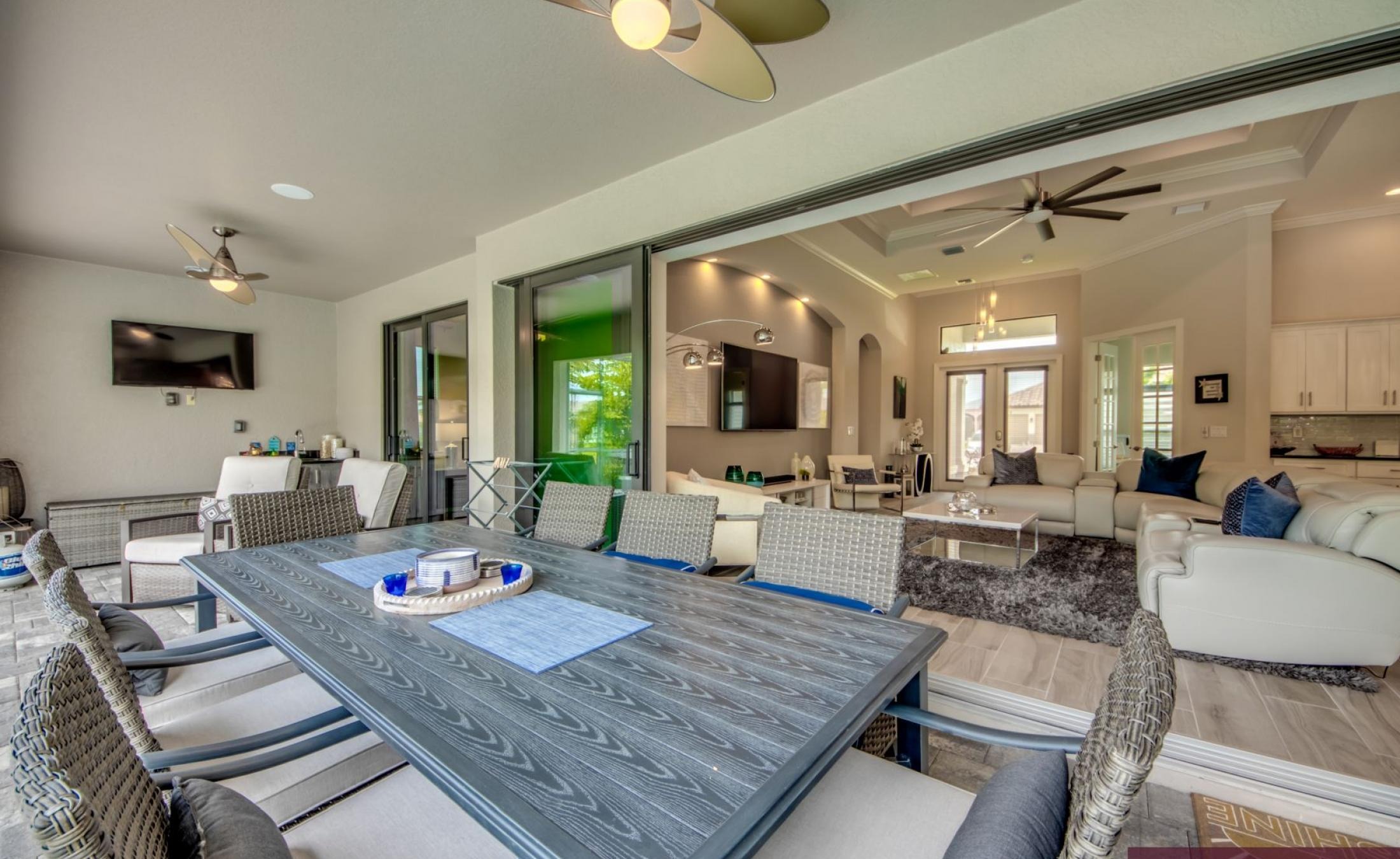 Moderne Villa in SW Cape Coral mit beheiztem Pool und Spa (Südausrichtung).