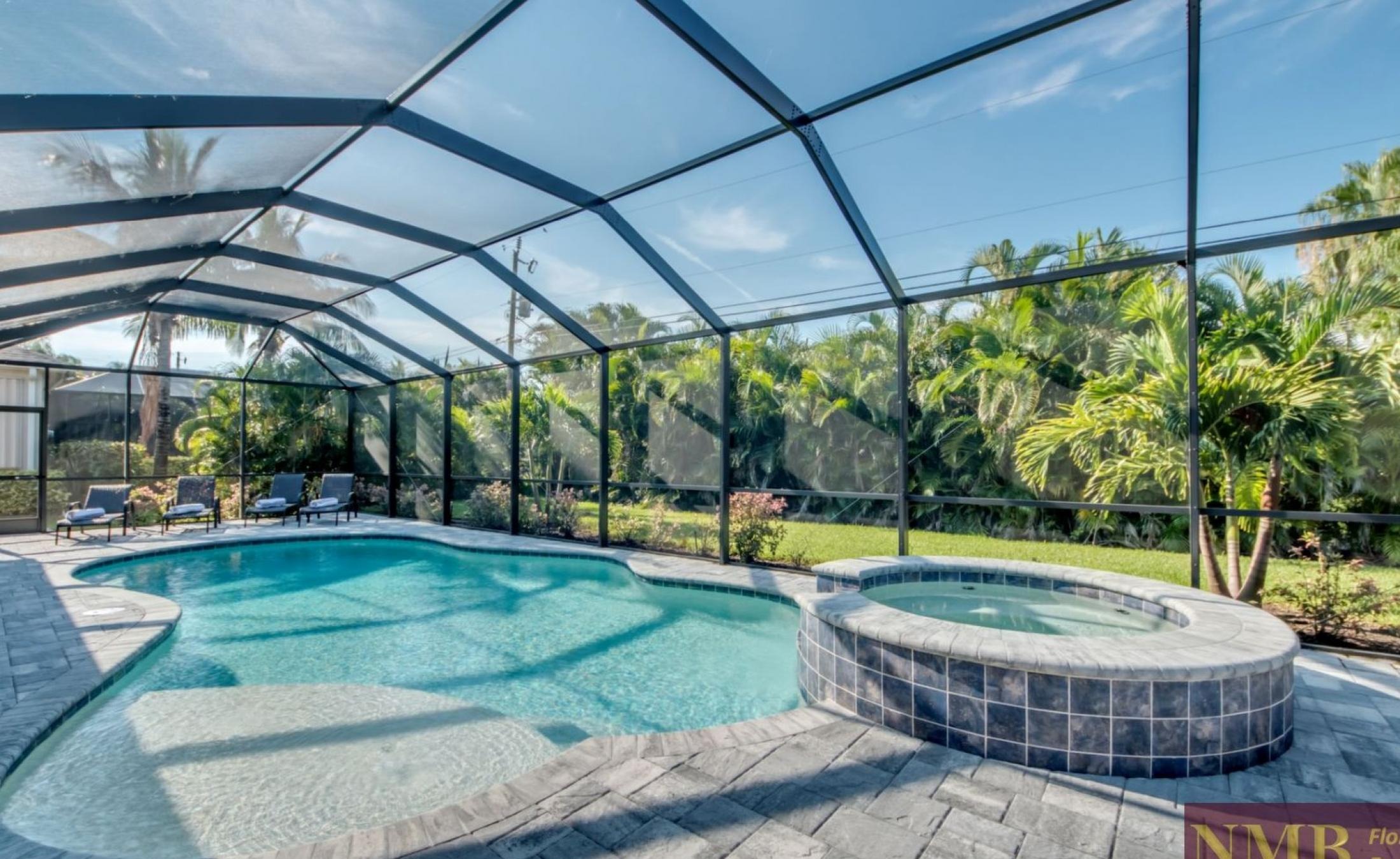 Moderne Villa in SW Cape Coral mit beheiztem Pool und Spa (Südausrichtung).