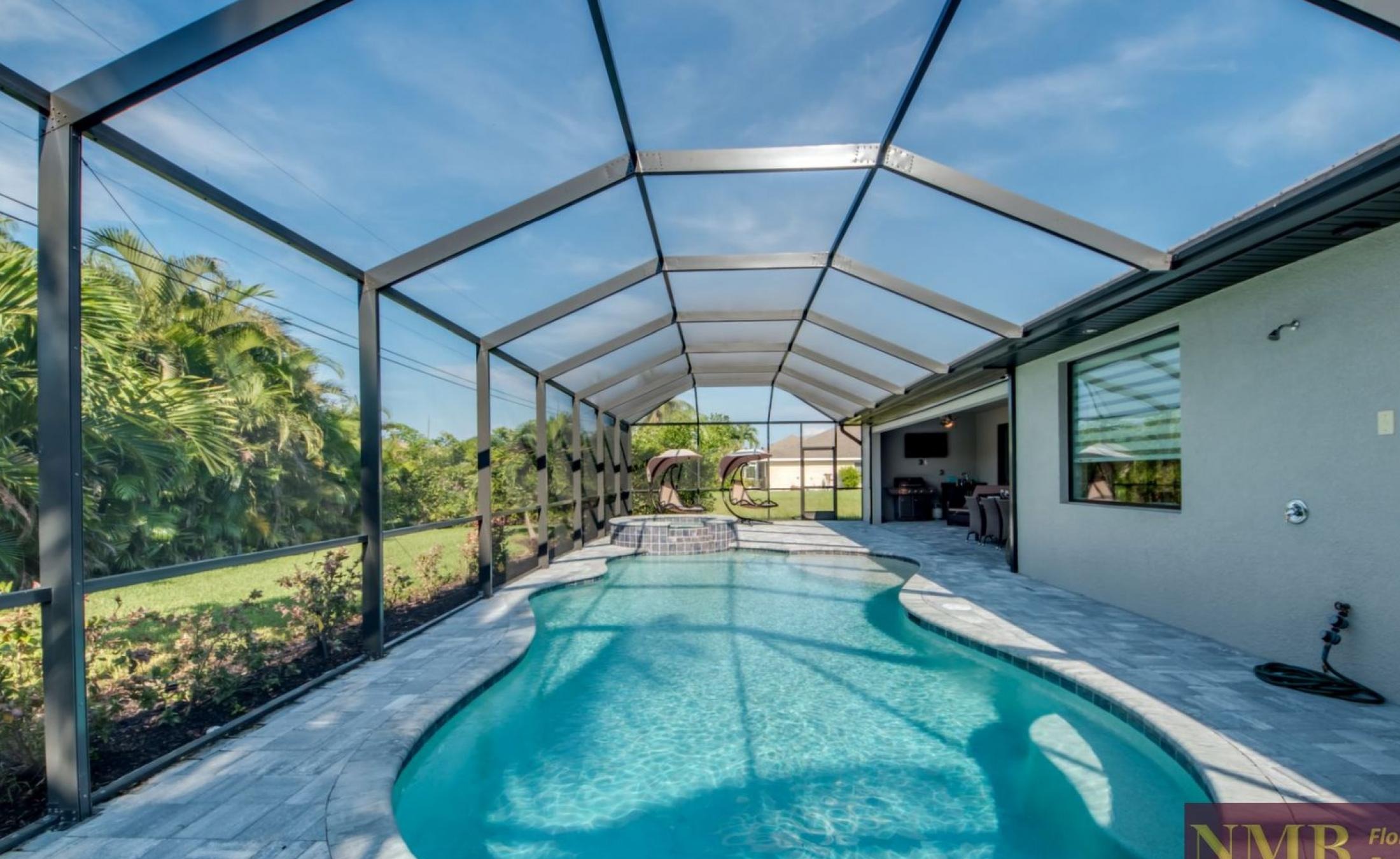 Moderne Villa in SW Cape Coral mit beheiztem Pool und Spa (Südausrichtung).