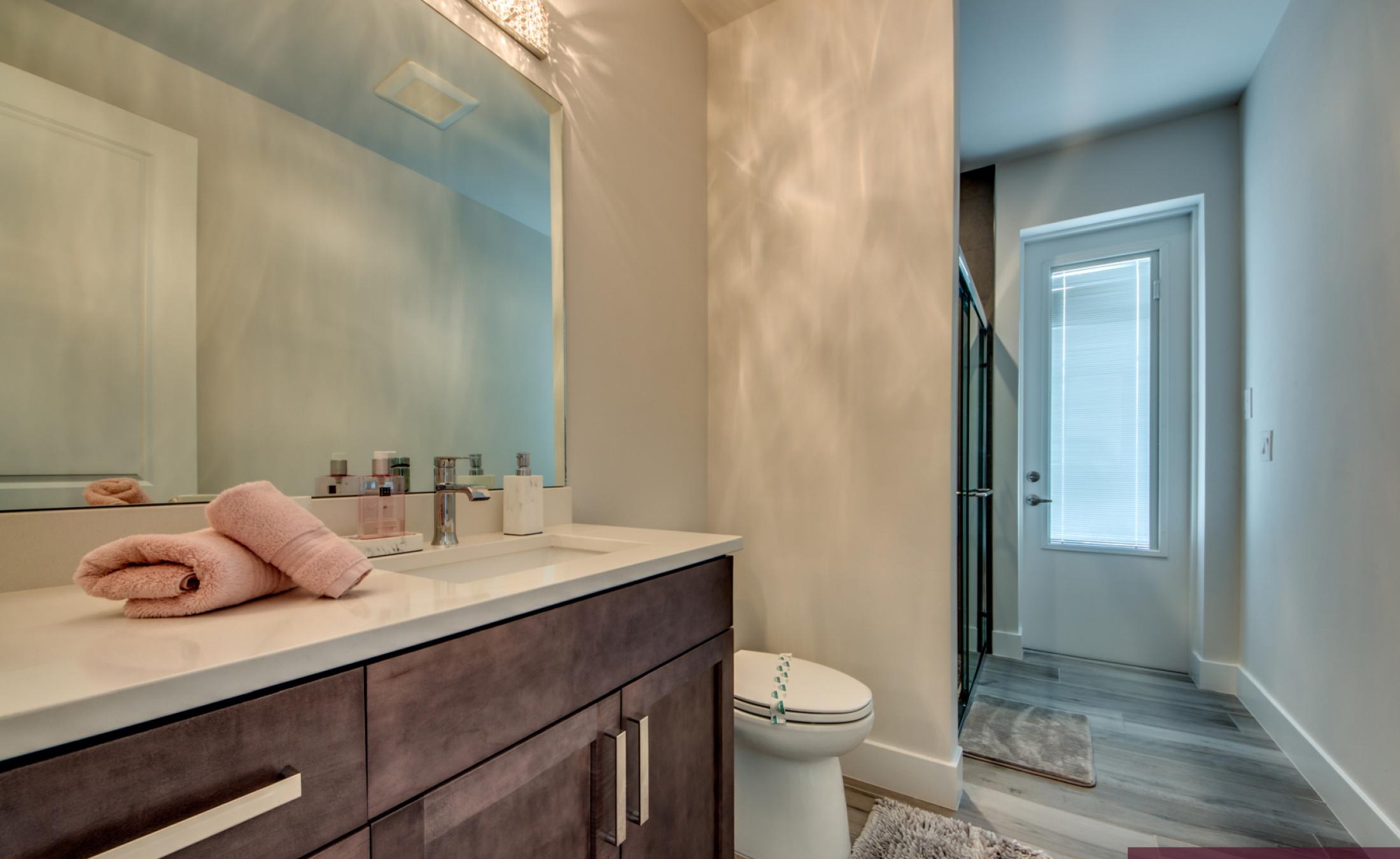 Moderne Villa in Cape Coral mit beheiztem Pool und Spa, Westausrichtung für Sonnenuntergänge.