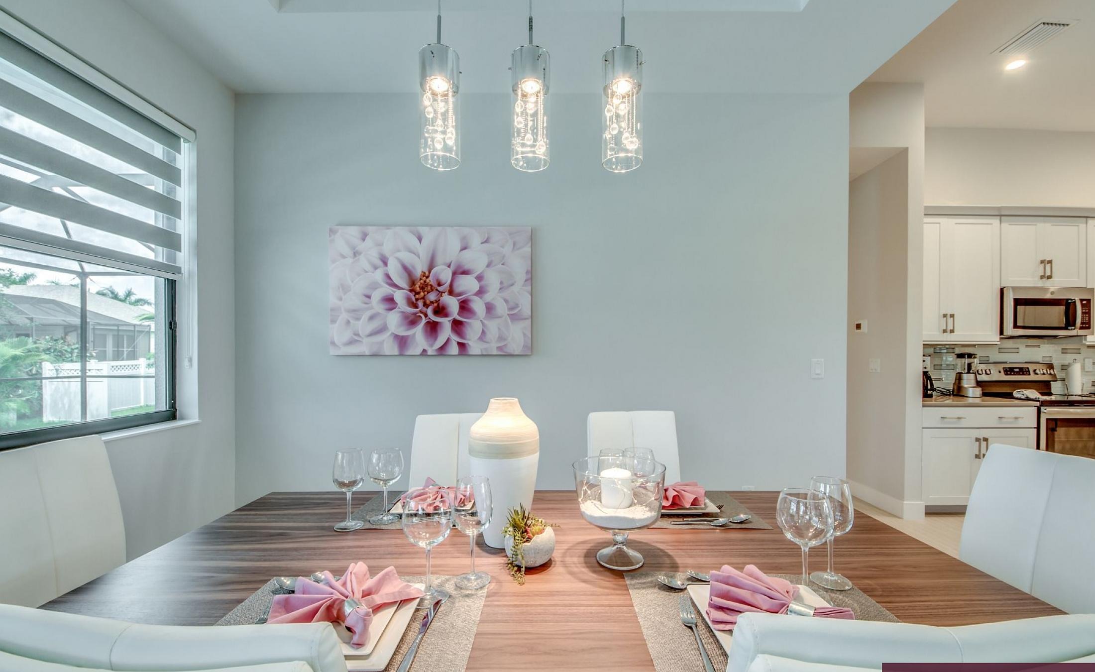 Stilvolle Villa mit Westterrasse, beheiztem Pool und Spa in ruhiger Wohnlage in Cape Coral.