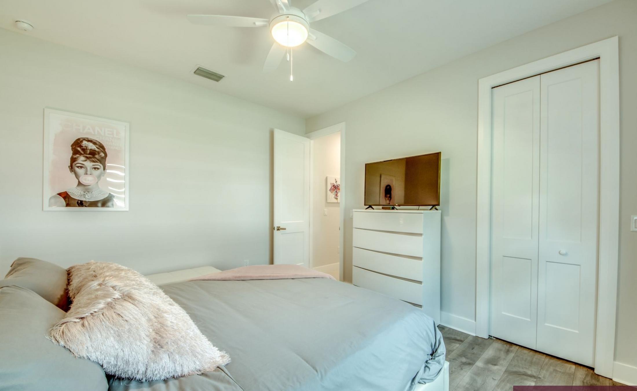 Stilvolle Villa in SW Cape Coral mit Westterrasse, beheiztem Pool und Spa.