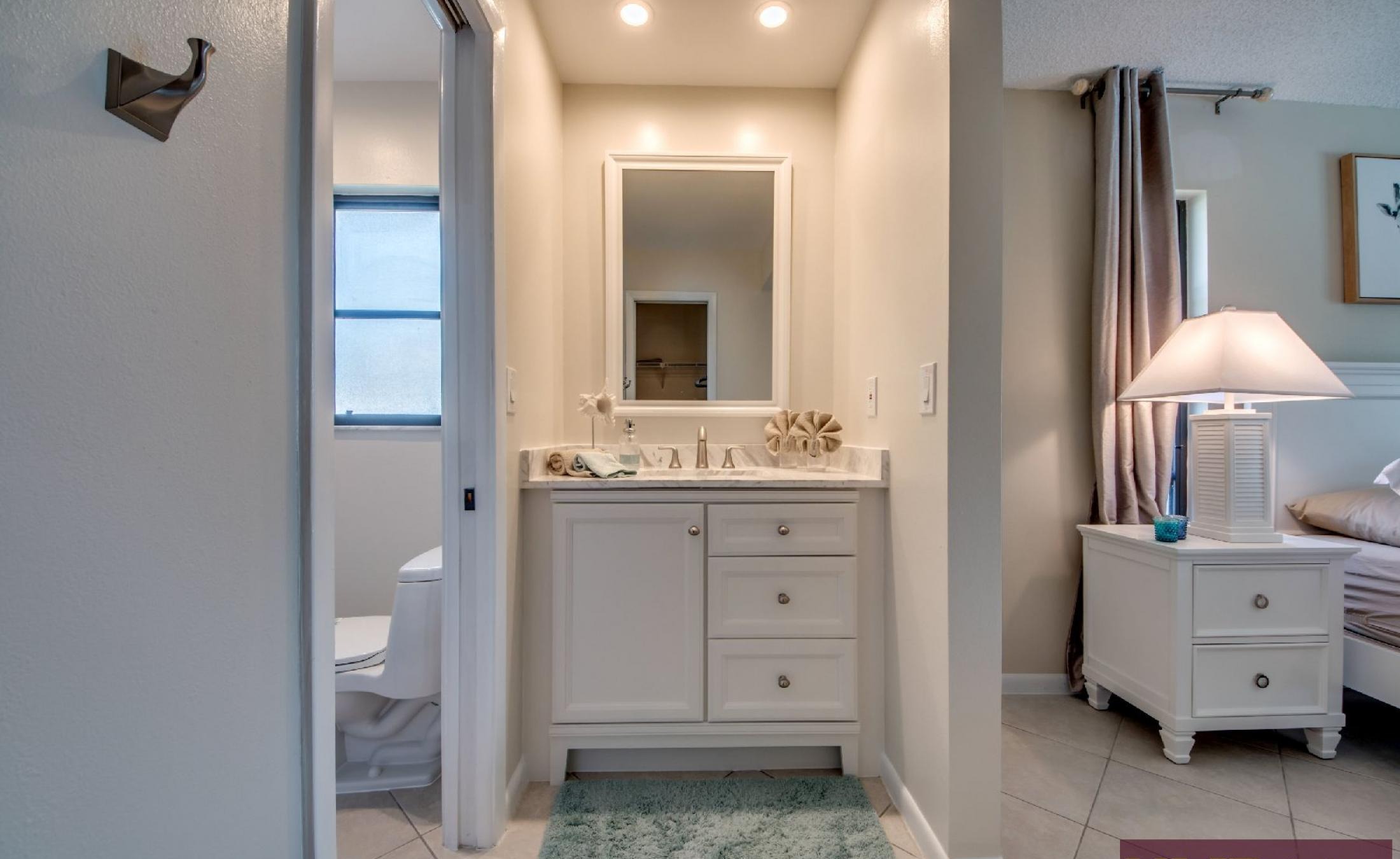 Waterfront-Lage am Kanal in ruhiger Nachbarschaft mit Bootsdock und Gulf Access.