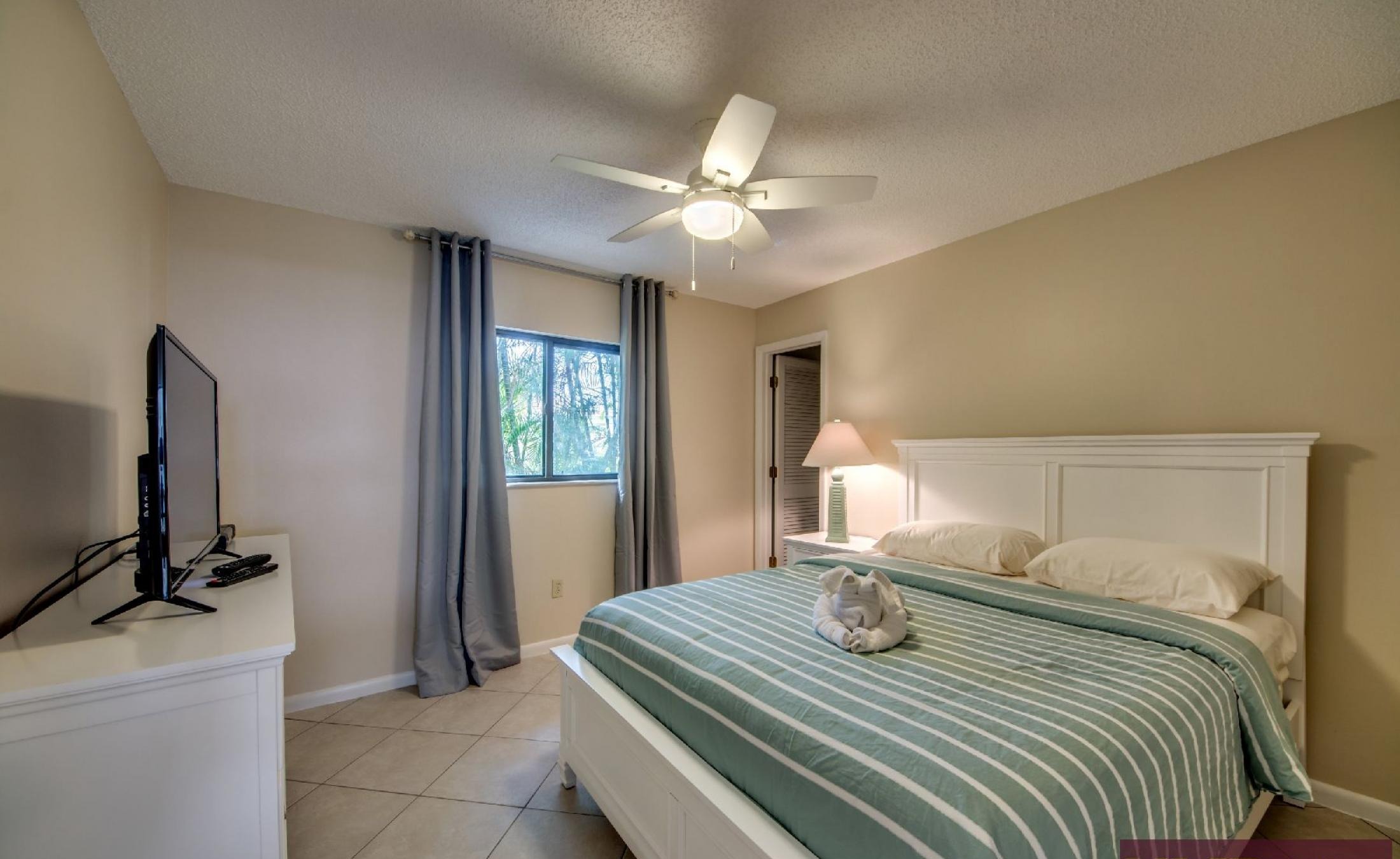 Ruhige Waterfront-Lage am Kanal mit Bootsdock in Cape Coral.