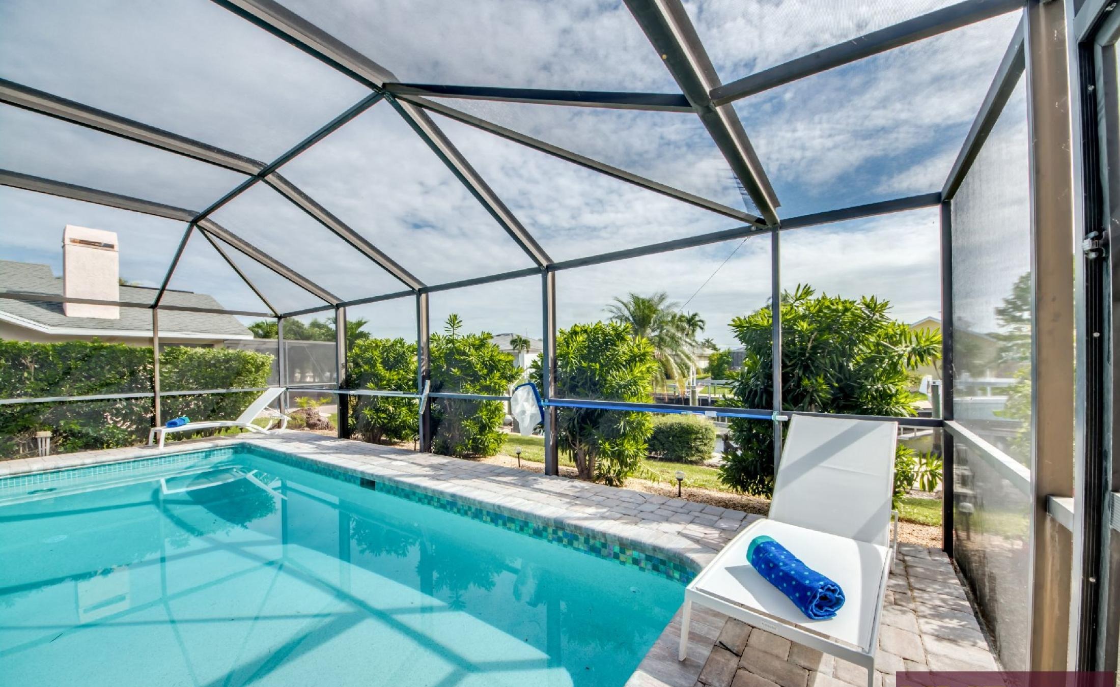 Ruhige Waterfront-Lage am Kanal mit Bootsdock in attraktiver Nachbarschaft.