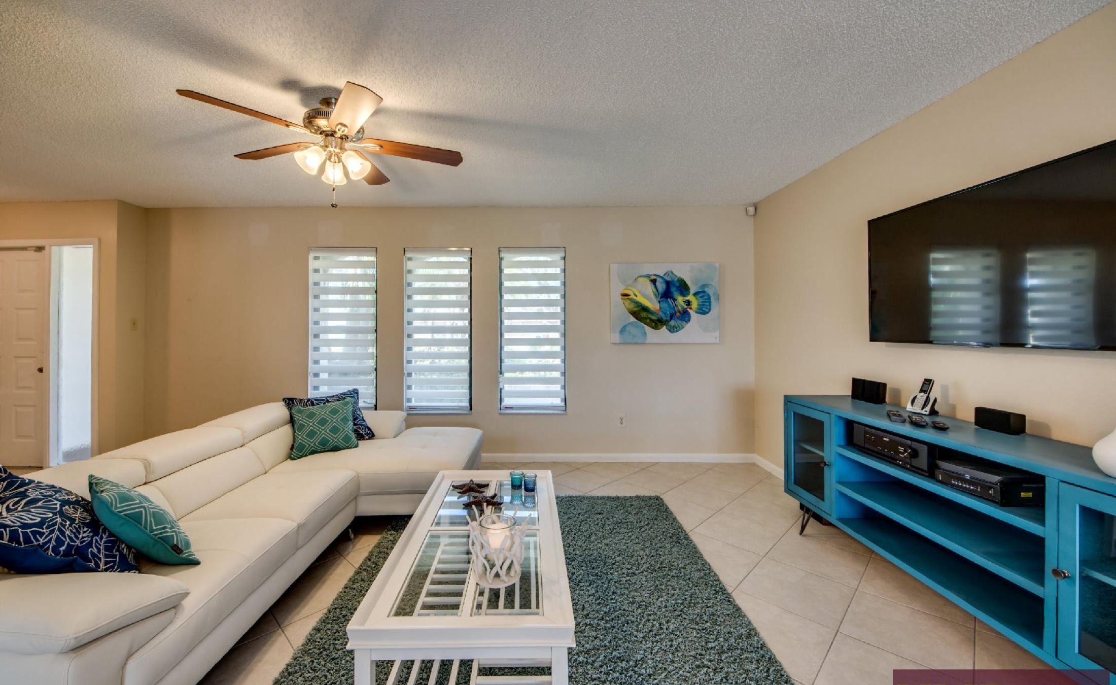 Waterfront-Lage am Kanal in ruhiger Nachbarschaft.